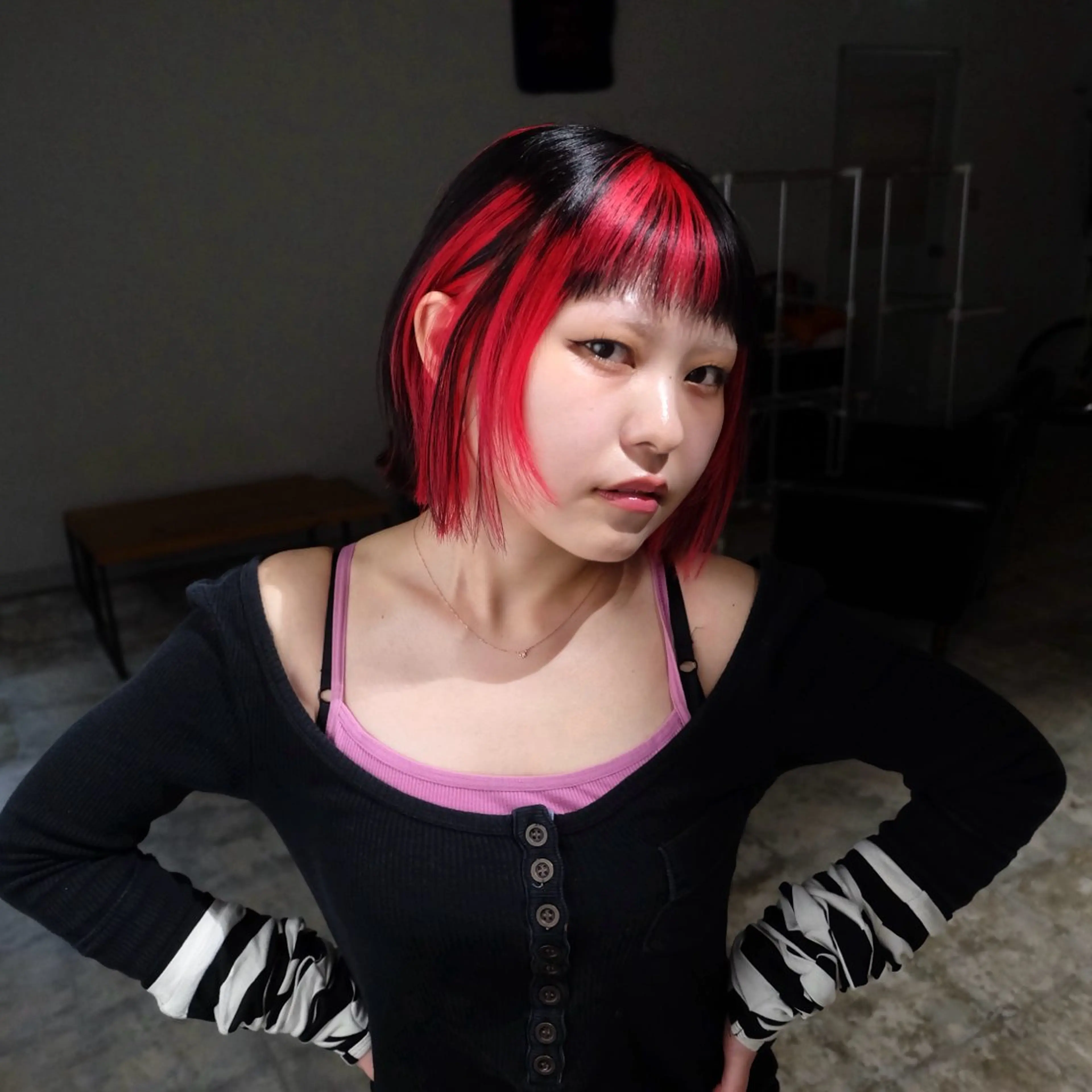 ポイントブリーチ + 全体カラー (カット無し)の写真