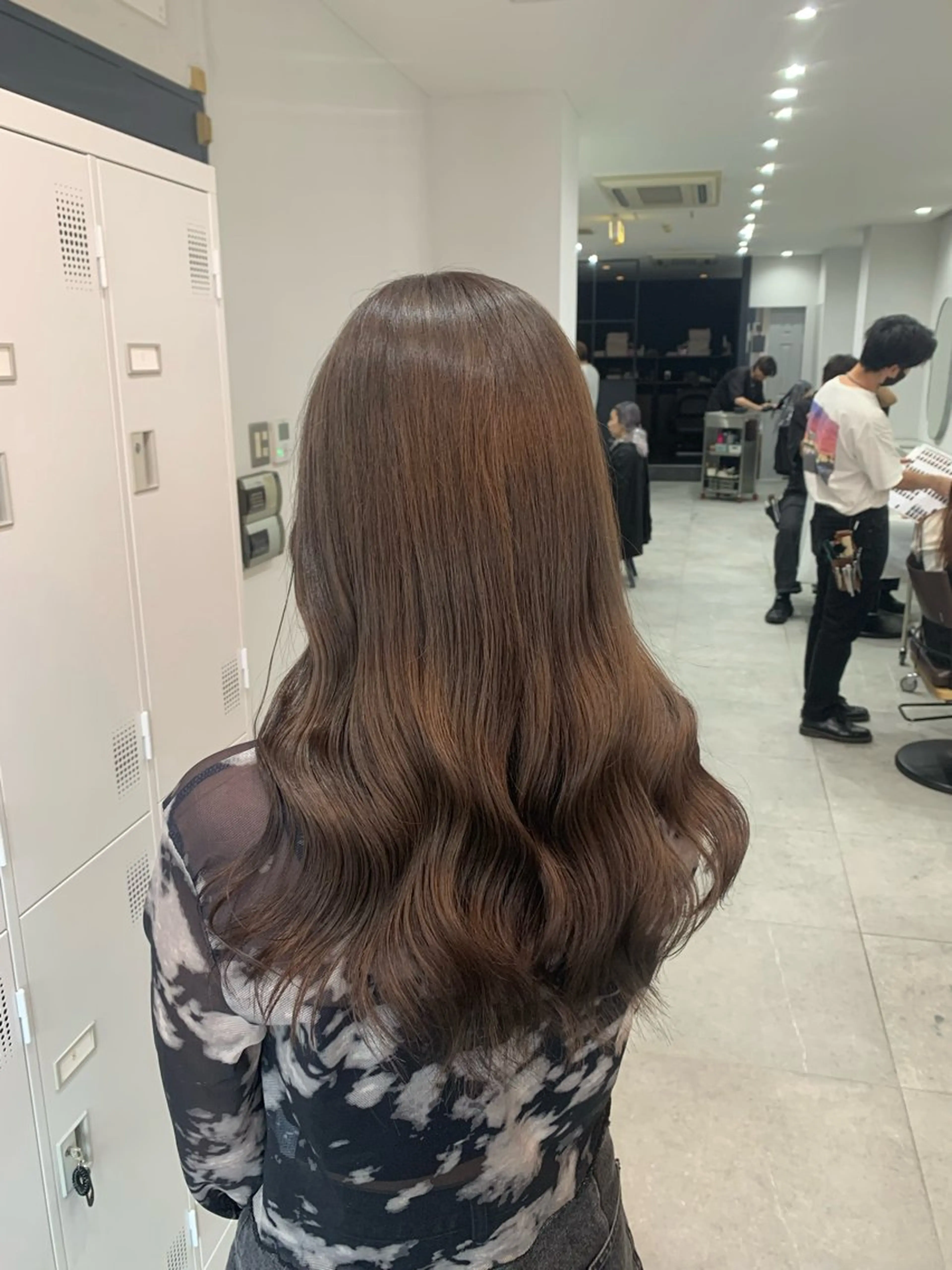 ロング カラー ココアグレージュ グレージュ little 小濱彰太のヘアスタイル