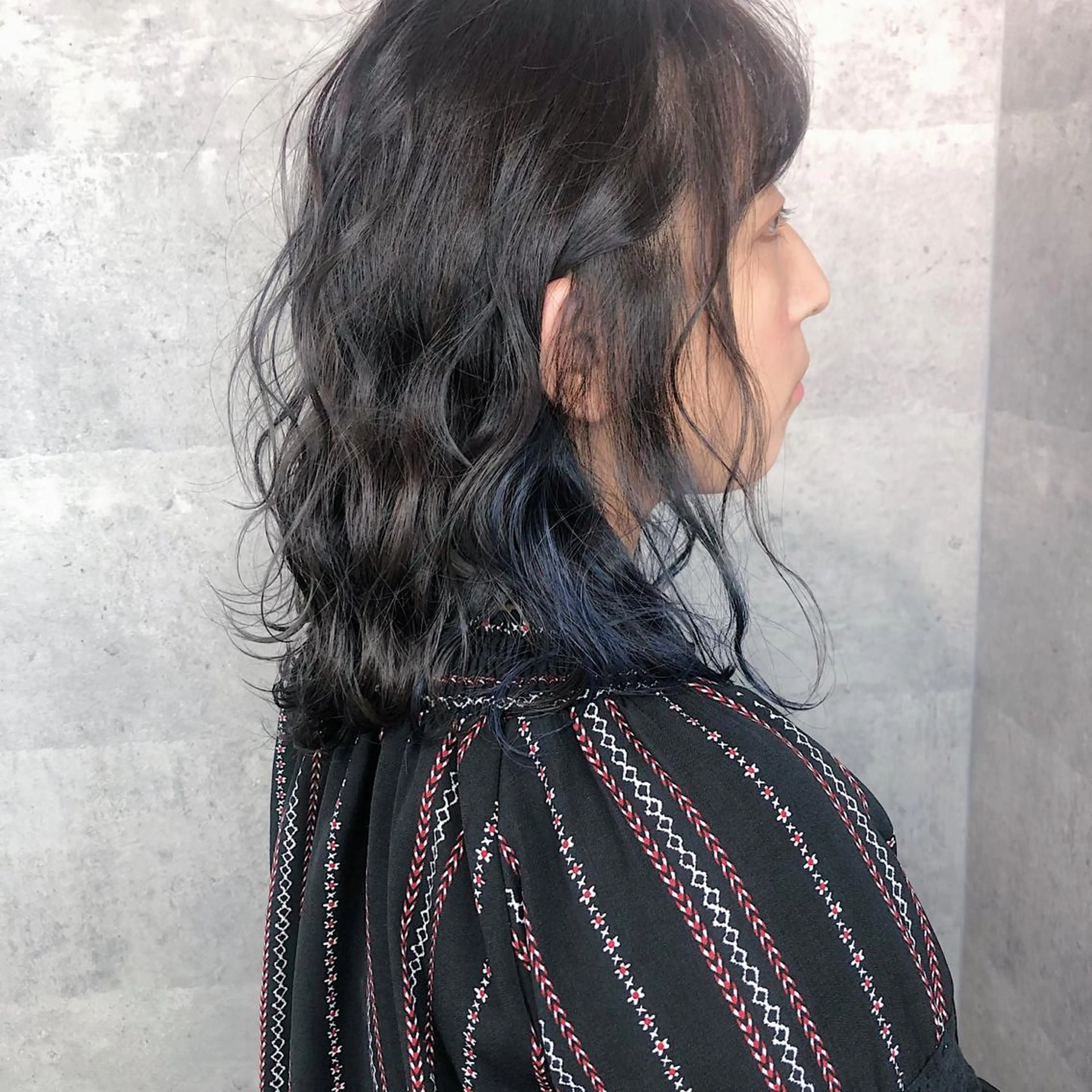 ミディアム カラー _WHITE 天王寺のヘアスタイル