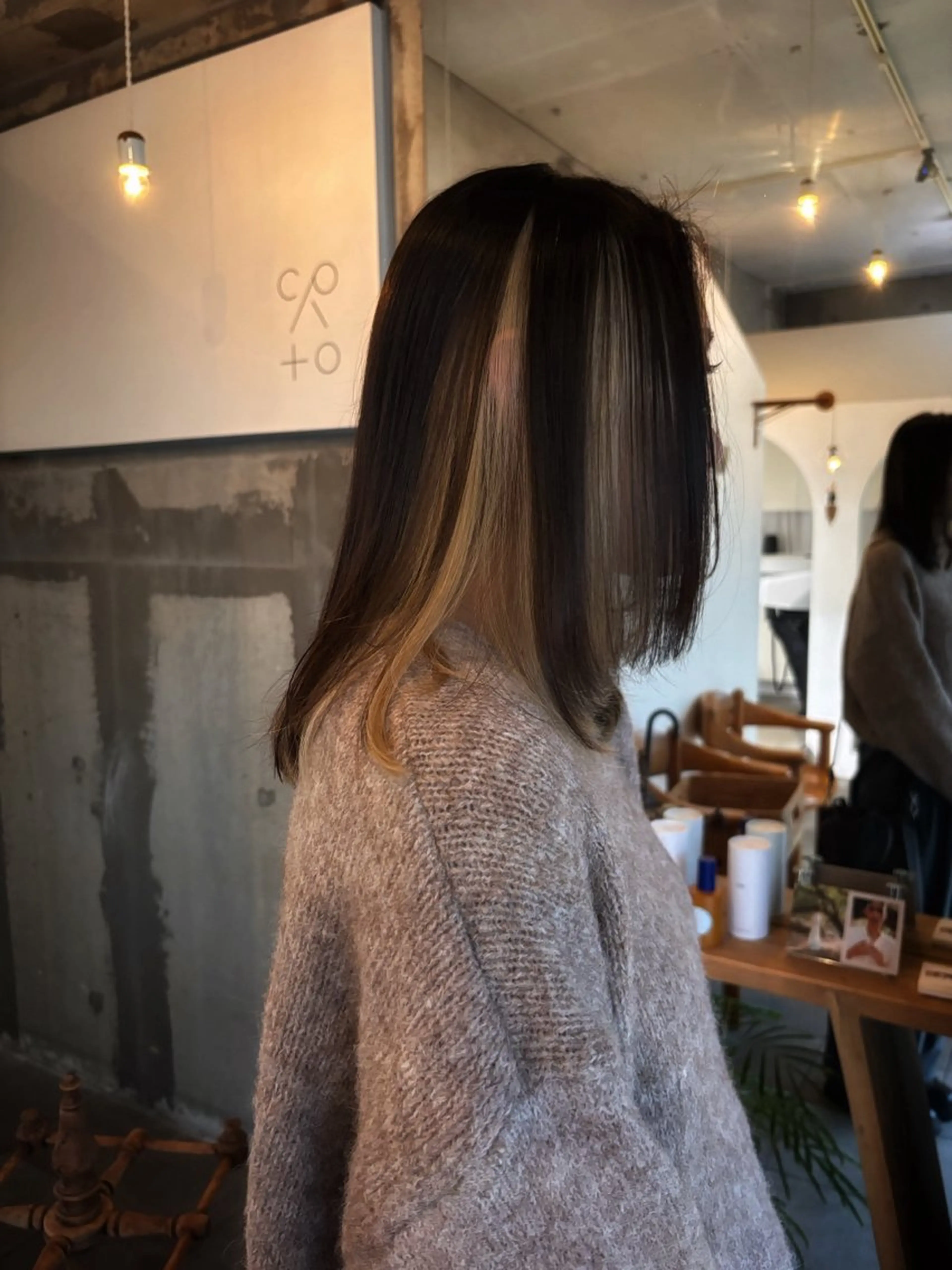 カラー mirai/レイヤー ボブ/デザインのヘアスタイル