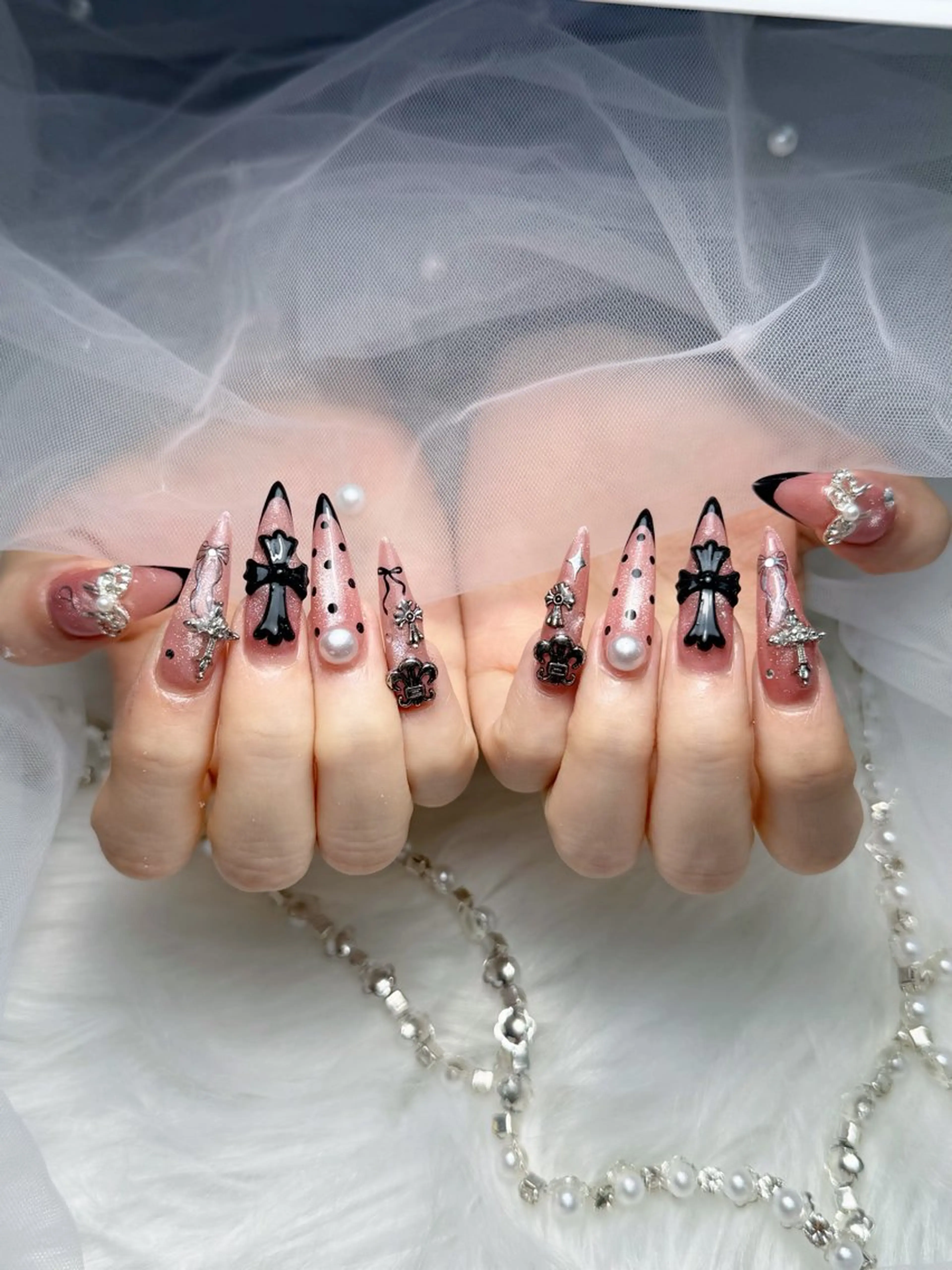 ネイル ハンドネイル ハンドケア いちご ちゃんのネイルデザイン