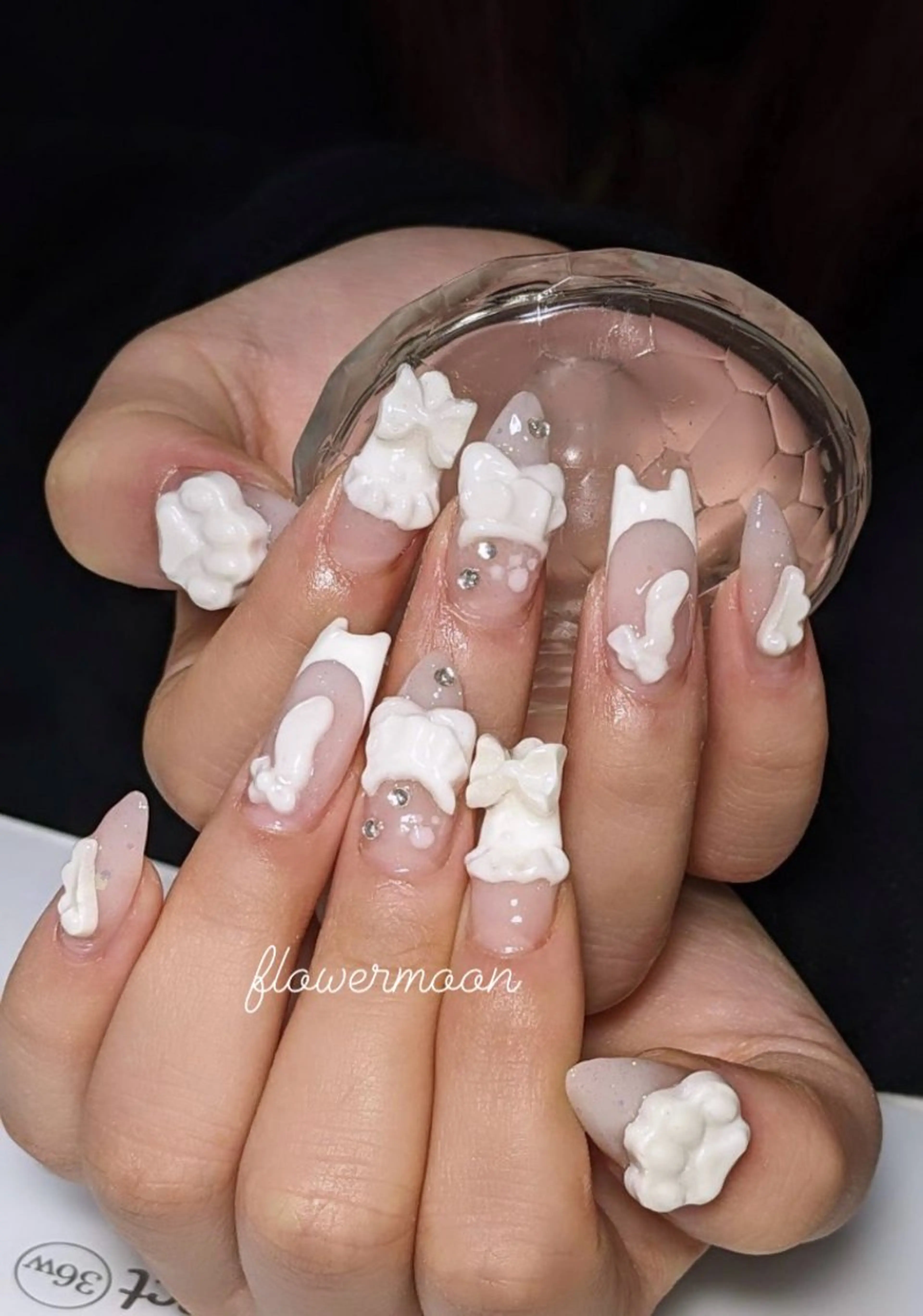ネイル フラワー ムーンのネイルデザイン