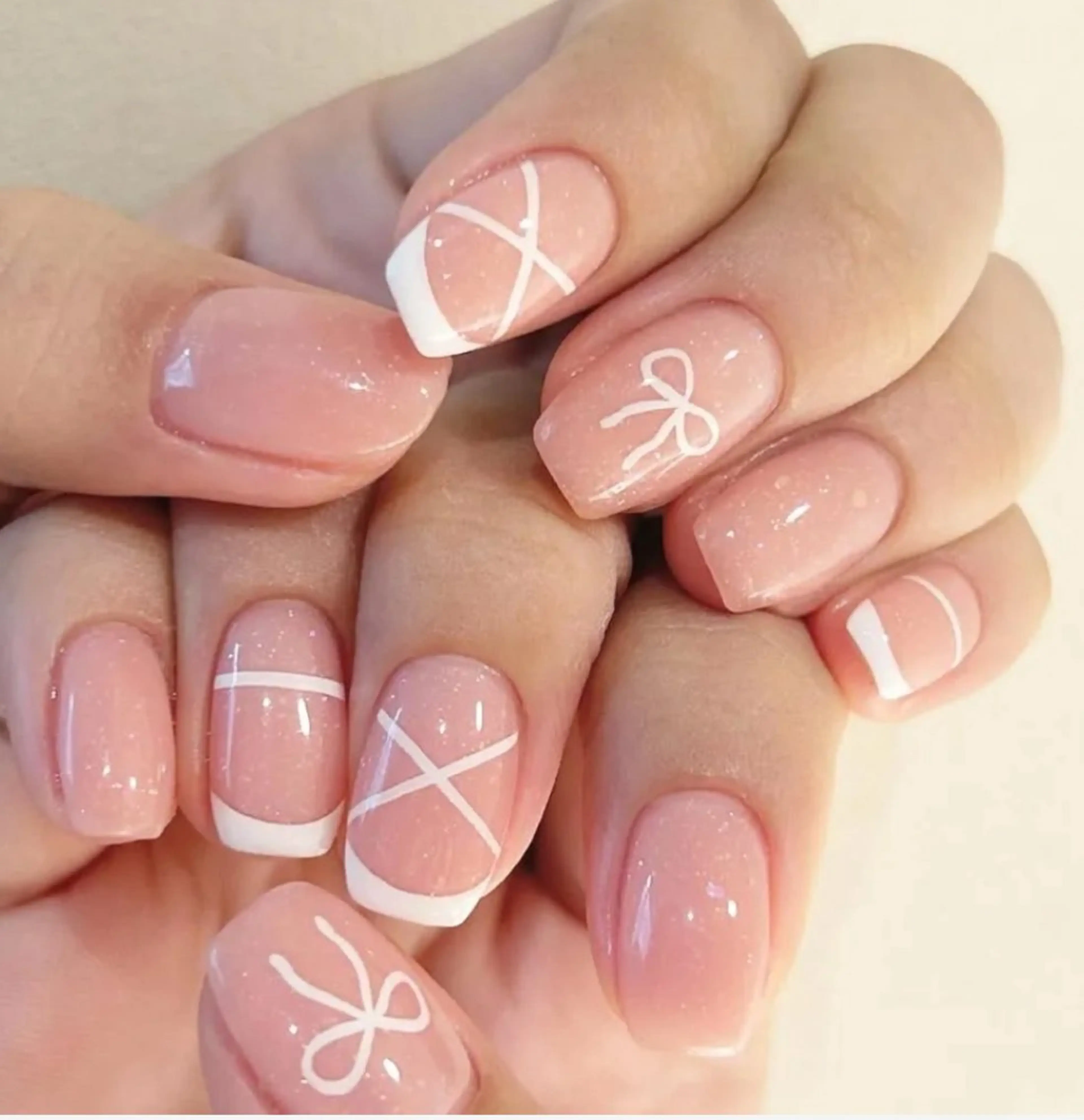 ネイル チークネイル 長さ出し フットネイル ジェルネイル 卒業式 𝓐𝓷𝓻𝓲 XiinhNailのネイルデザイン