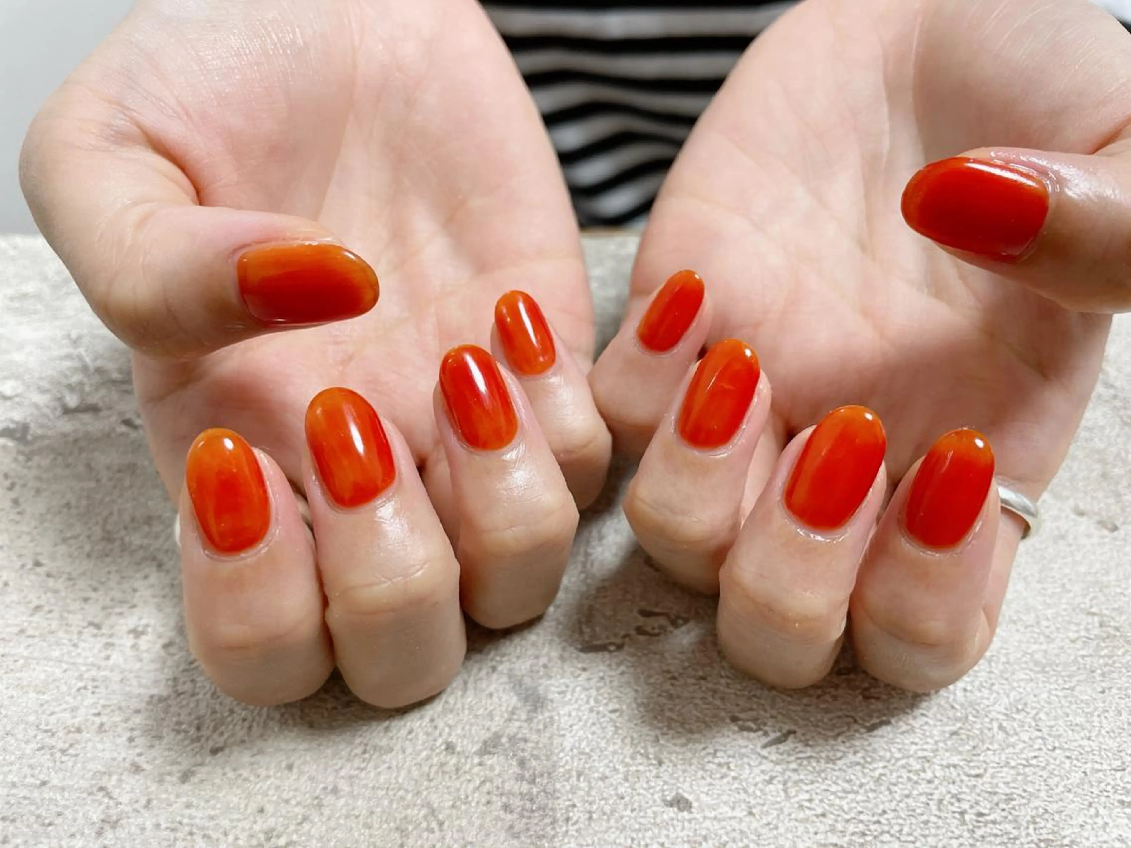 ネイル ワンカラーネイル mogunail &blowのネイルデザイン