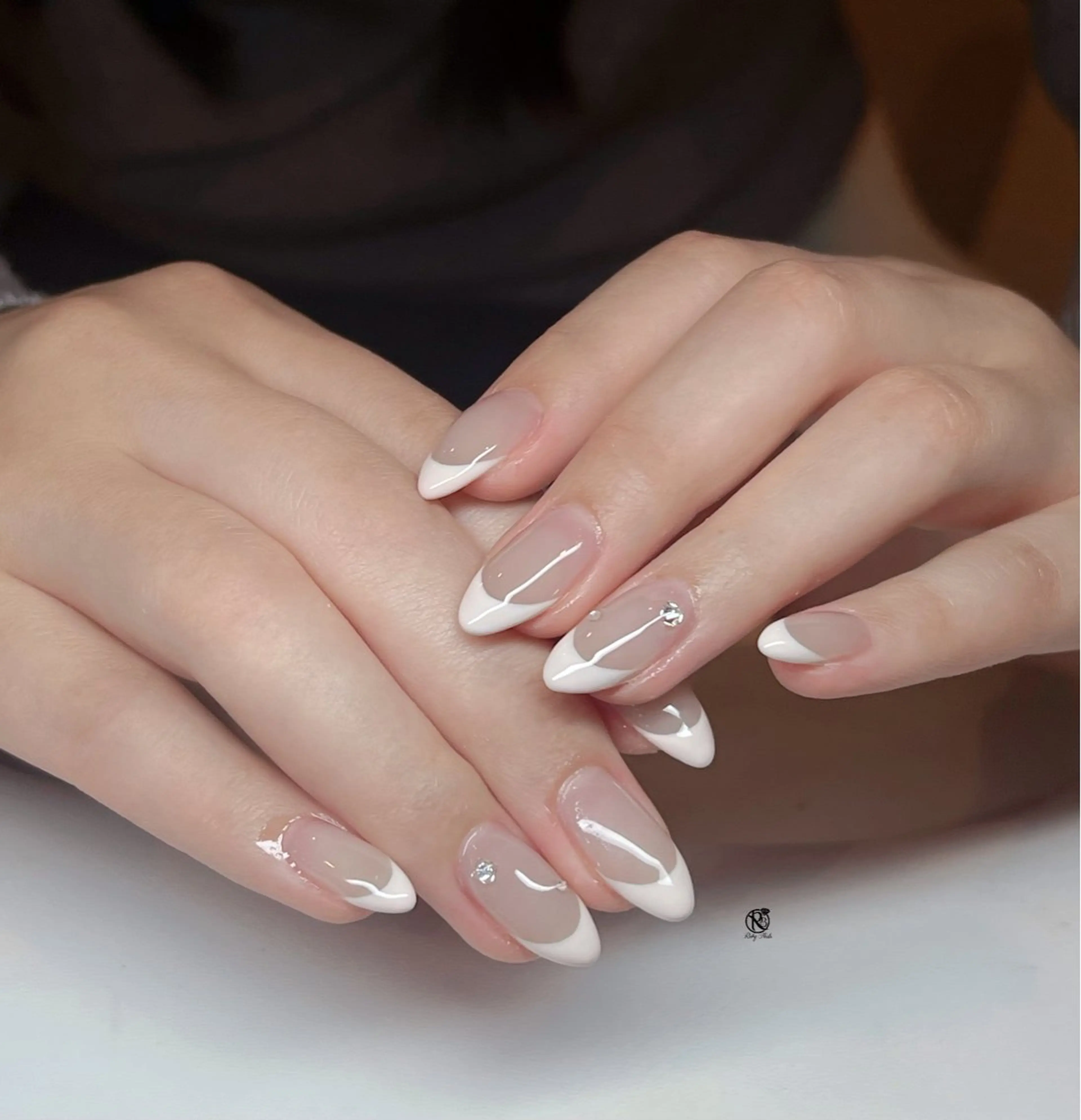 ネイル ボルドー ブラウン チークネイル ドット フットネイル ハンドネイル RUBY Nail Salon[霞ヶ関店]所属・Ruby Nail 霞ヶ関店のネイルデザイン