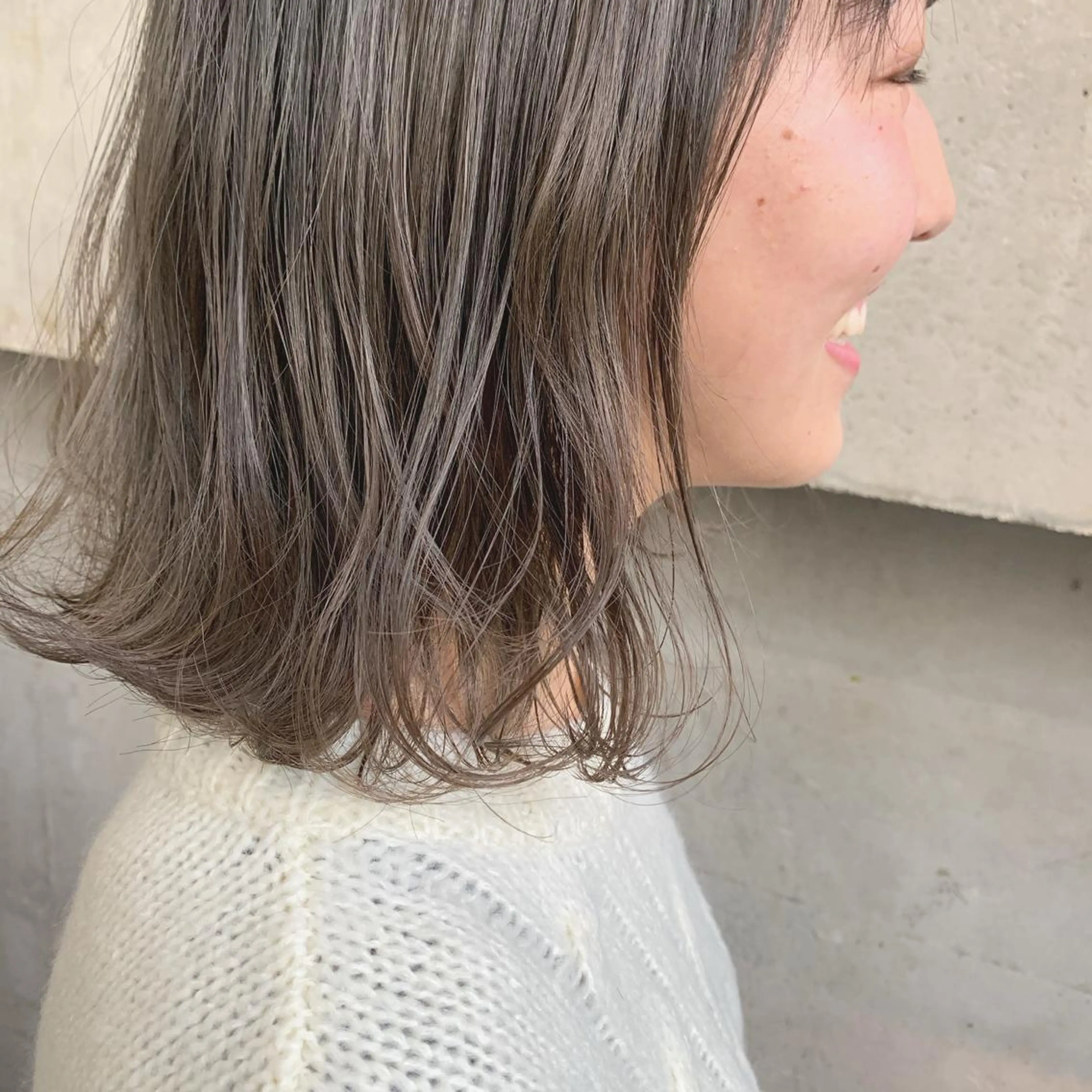 ミディアム 透明感カラー 金村真子のヘアスタイル