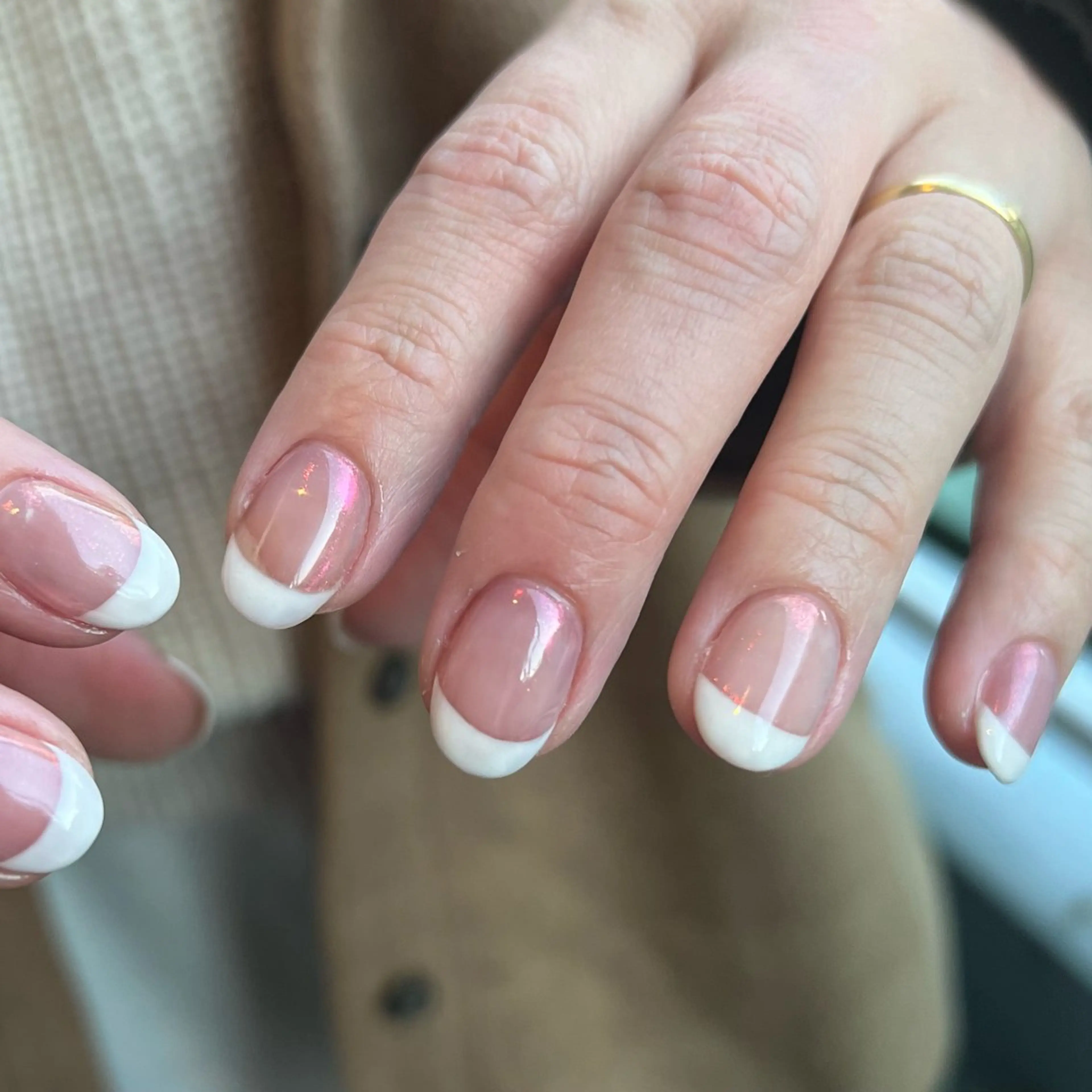 ネイル オーロラネイル フレンチネイル kuga amiのネイルデザイン