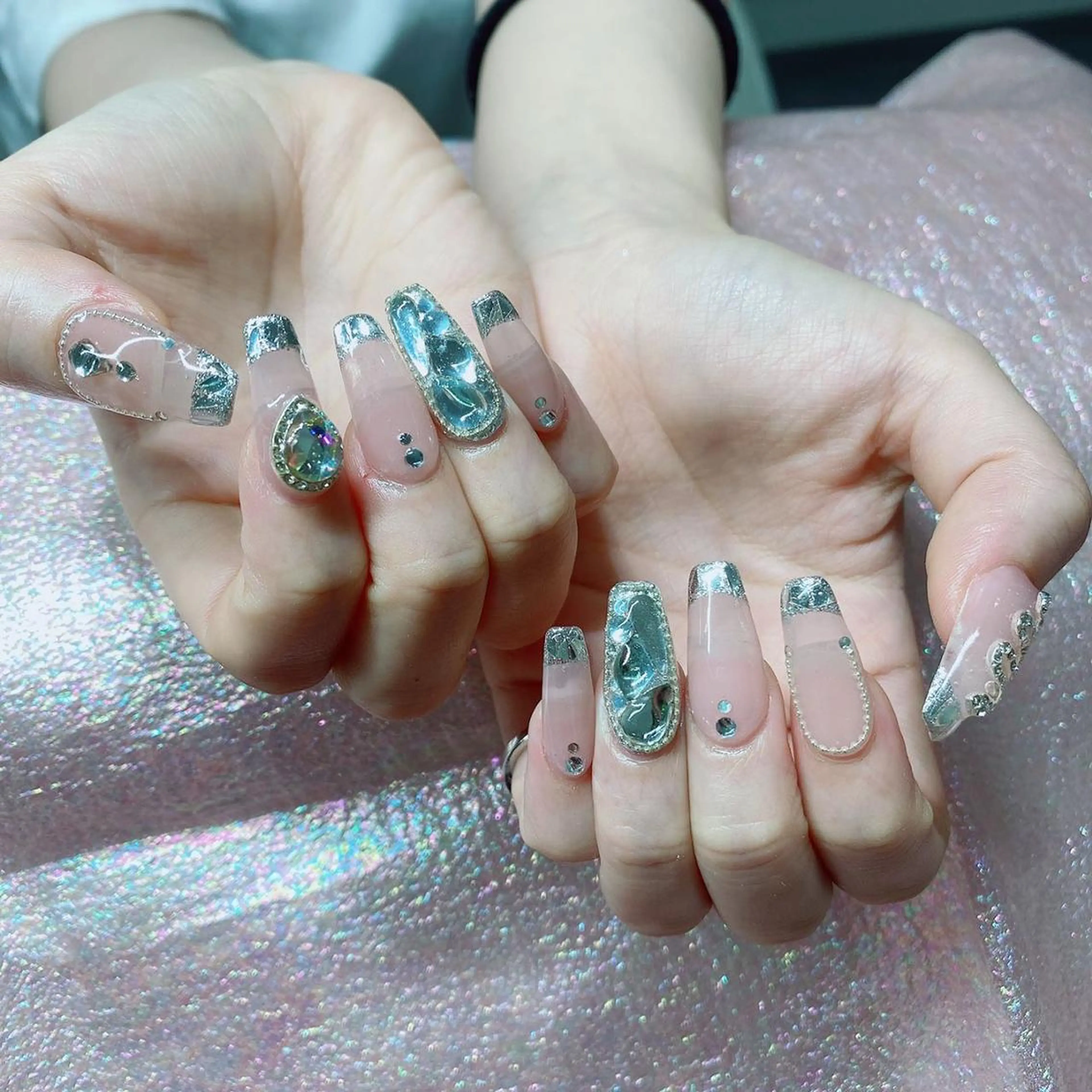 ネイル アートネイル 長さ出し ネイルチップ Queens PUPUのネイルデザイン