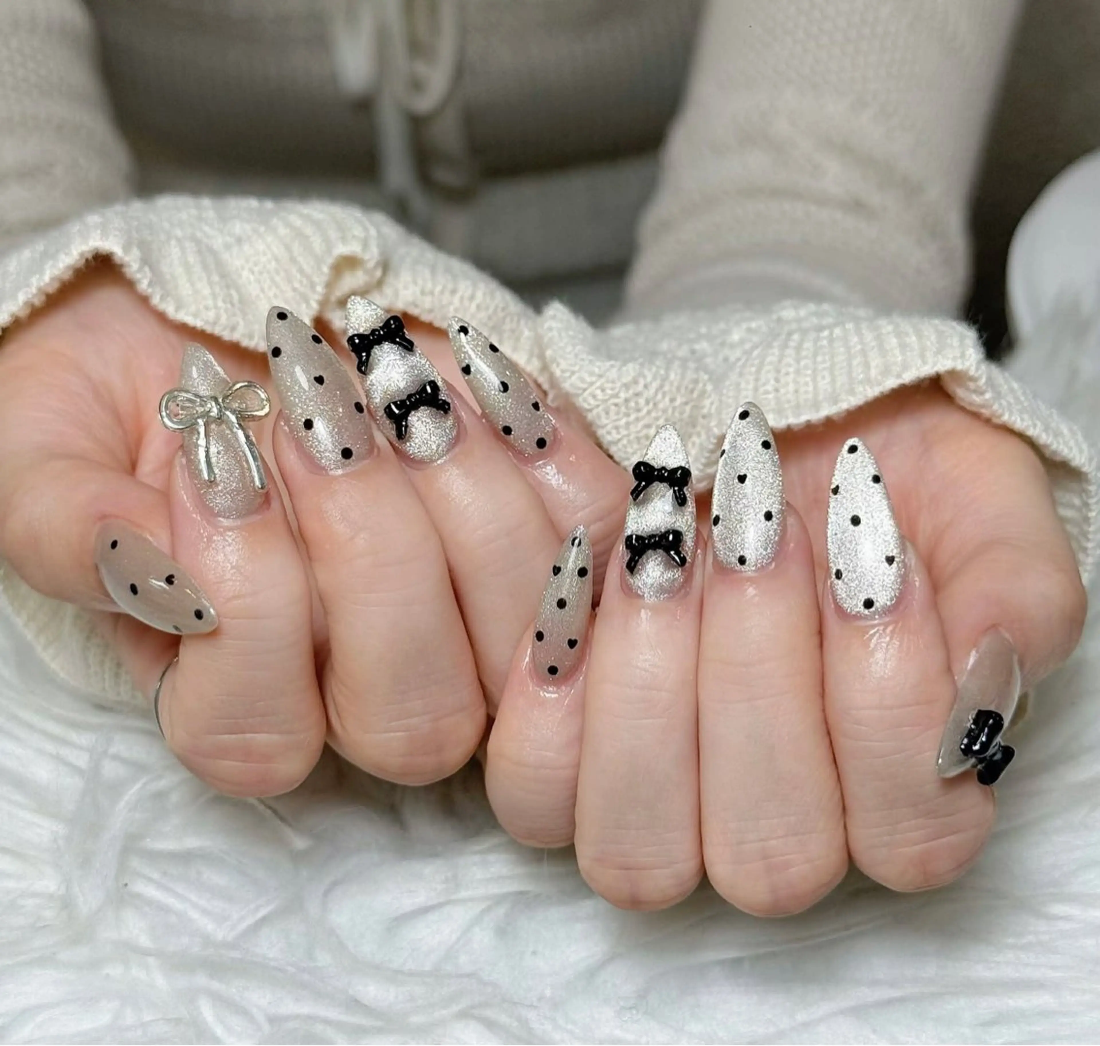 ネイル チークネイル ドット フレンチネイル グラデーション ハート ハンドネイル Julli NailStudioのネイルデザイン