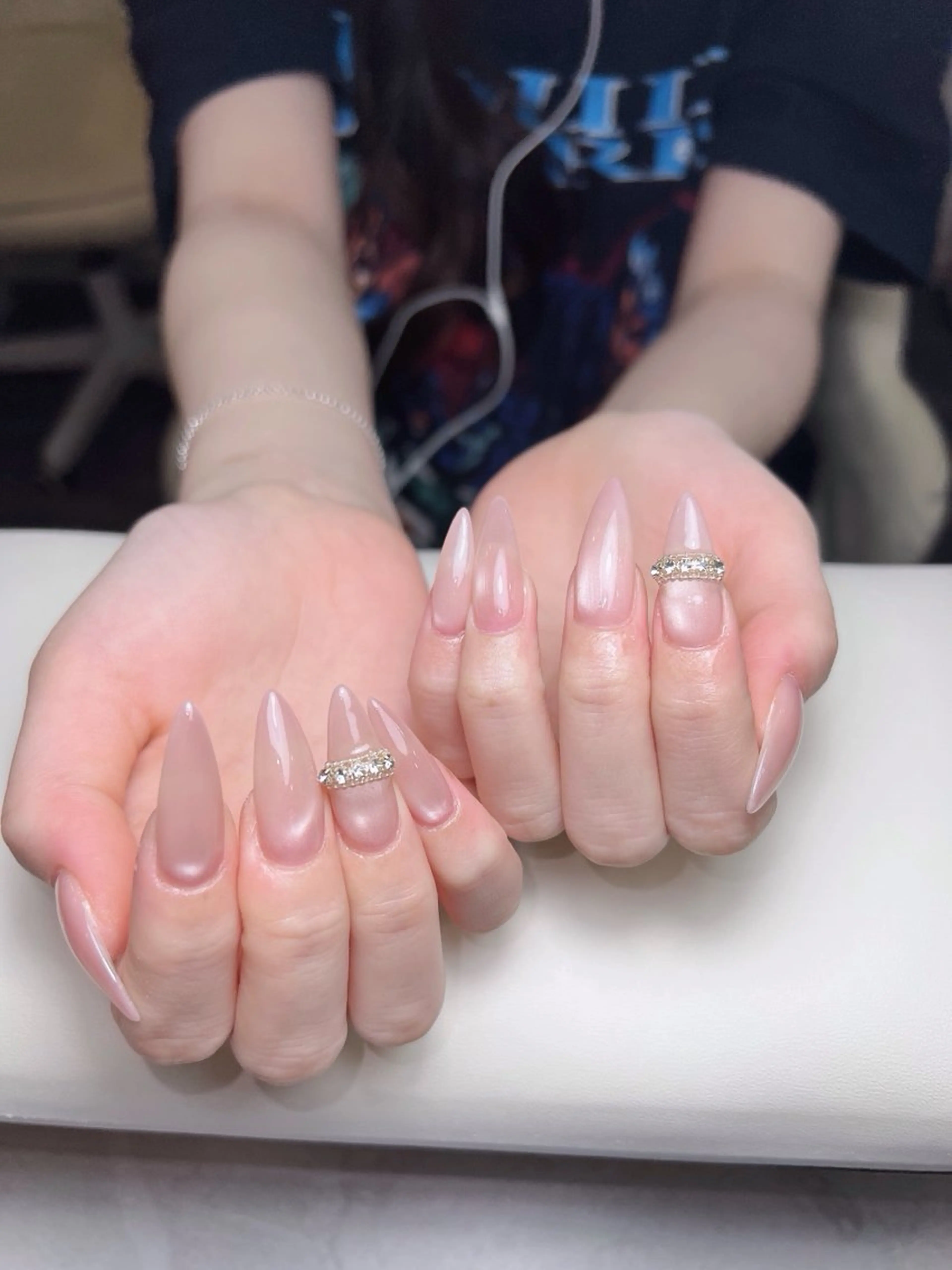 ネイル オーロラネイル ボルドー ブラウン 氷ネイル・うるうるネイル キラキラネイル ハンドネイル Sora  Nail 長さ出し専門店のネイルデザイン