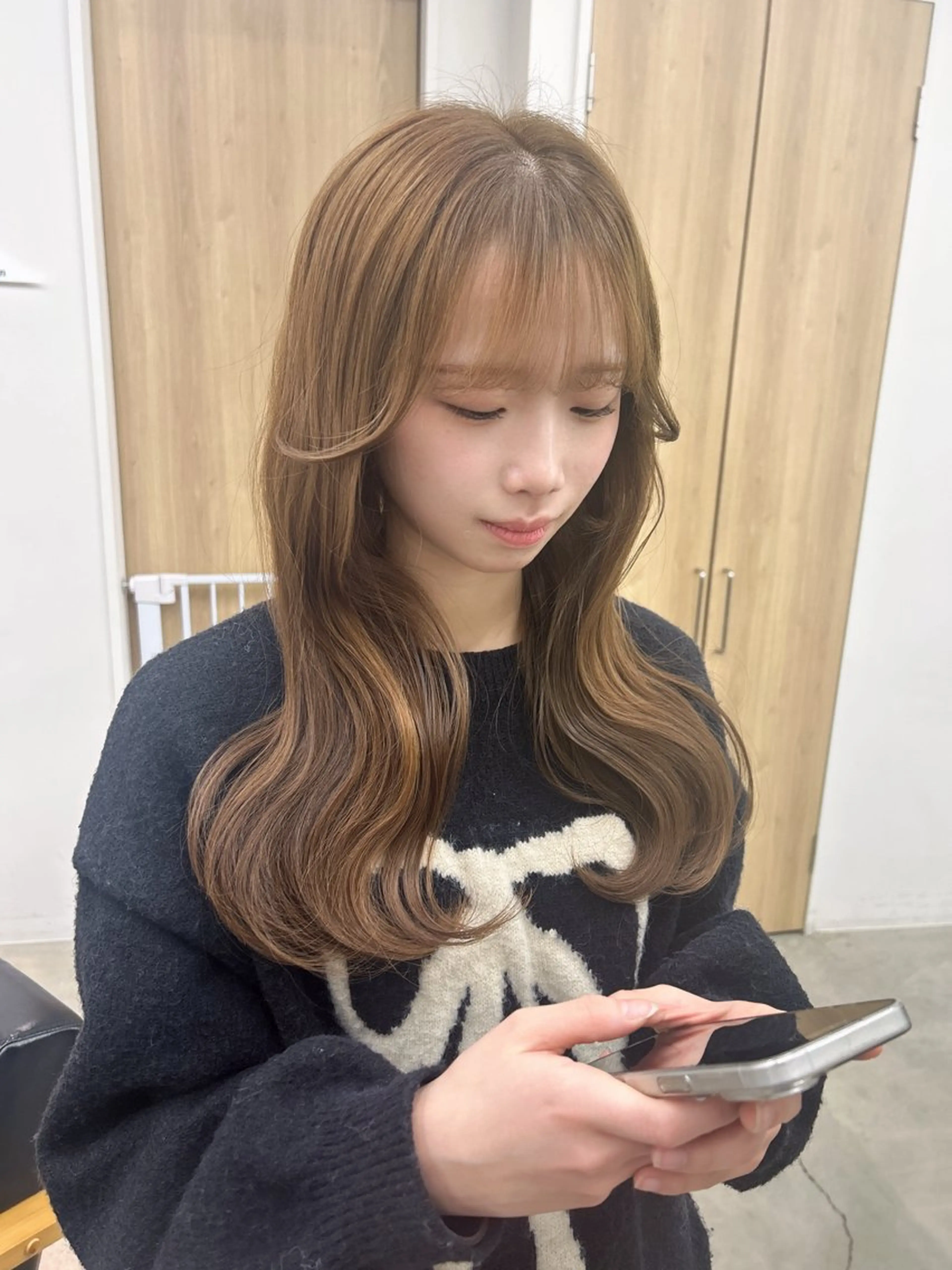 ロング カラー ロングレイヤー ベージュカラー ブリーチ ブラウンカラー 透明感カラー ヘアカラー noa  🦋 ブリーチ/暖色のヘアスタイル