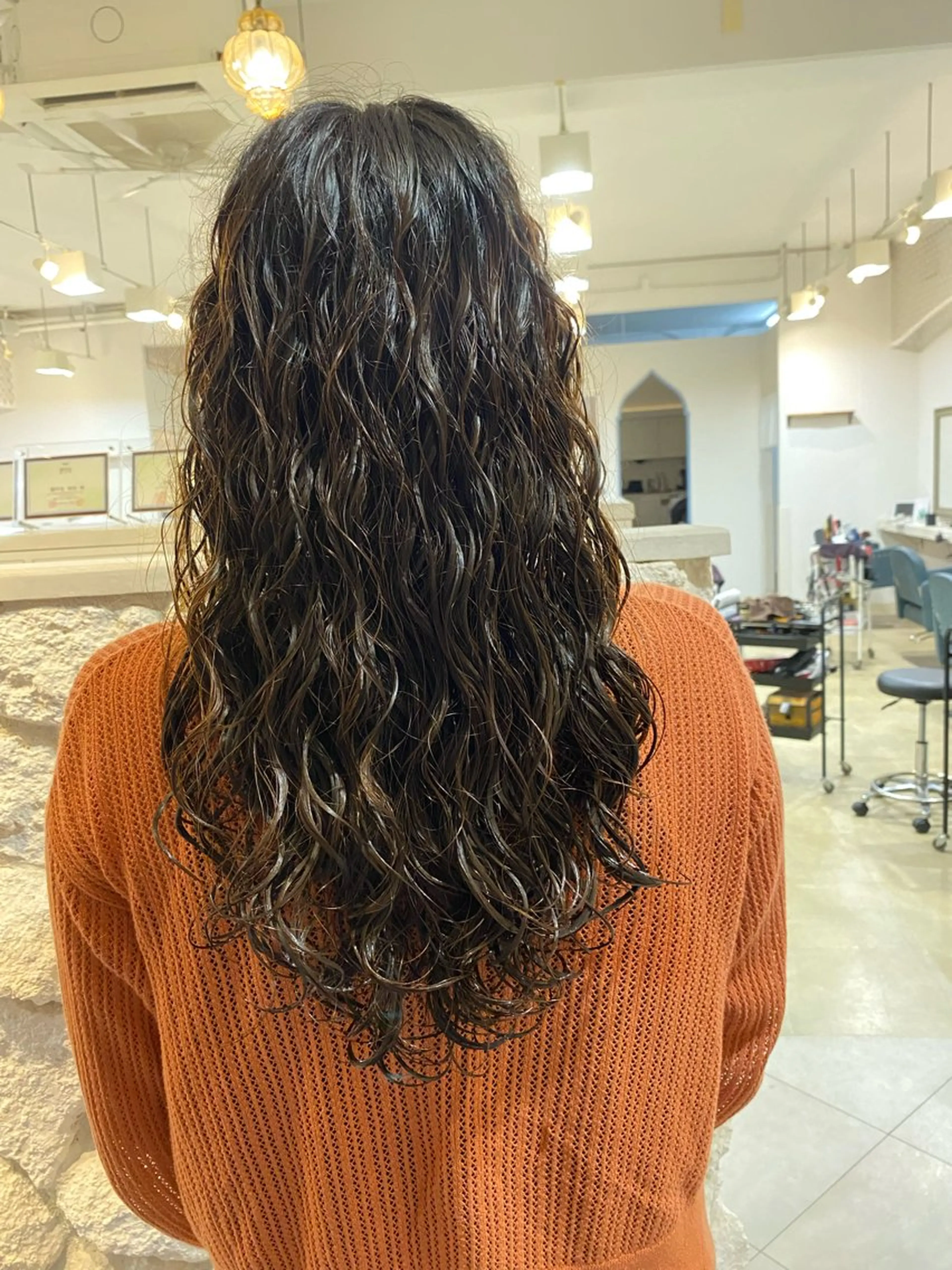 ロング パーマ カット パーマ AngeBay.NaHa所属・饒平名 知也のヘアスタイル