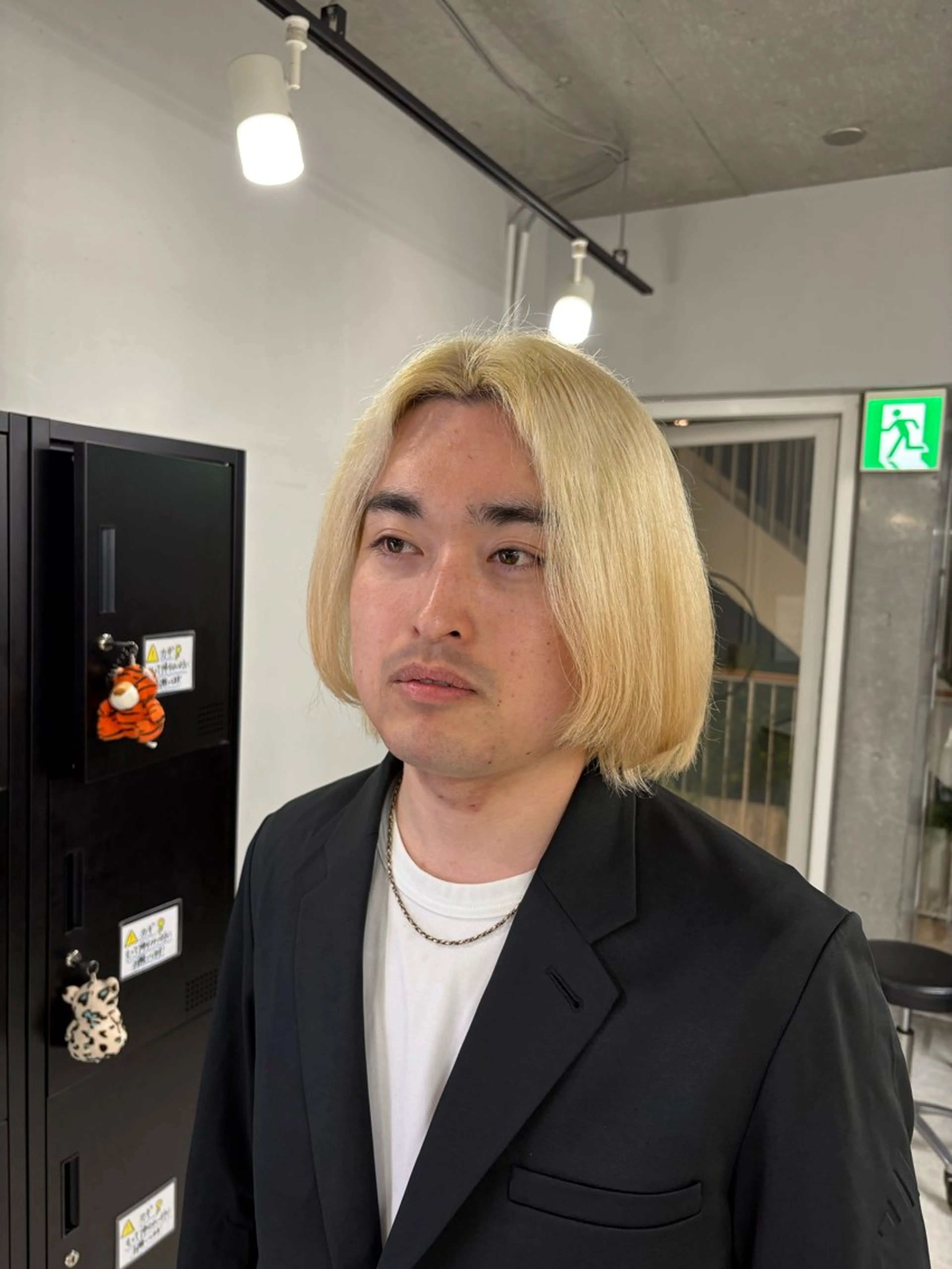 カラー メンズ ブロンド ホワイトブロンド メンズパーマ特化 園田　楓莉のヘアスタイル