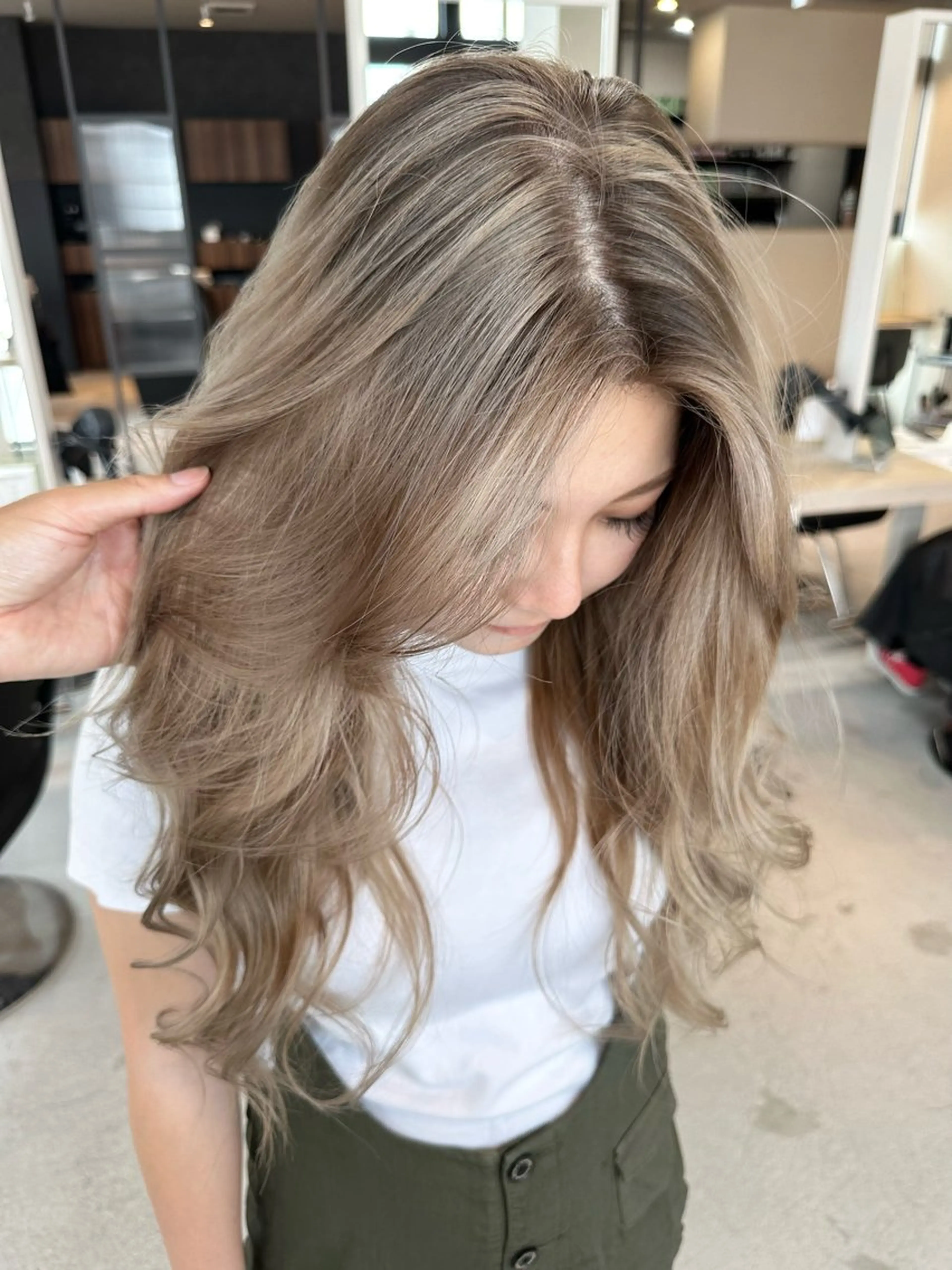 ロング カラー ヘアカラー トリートメント 井上 一平のヘアスタイル