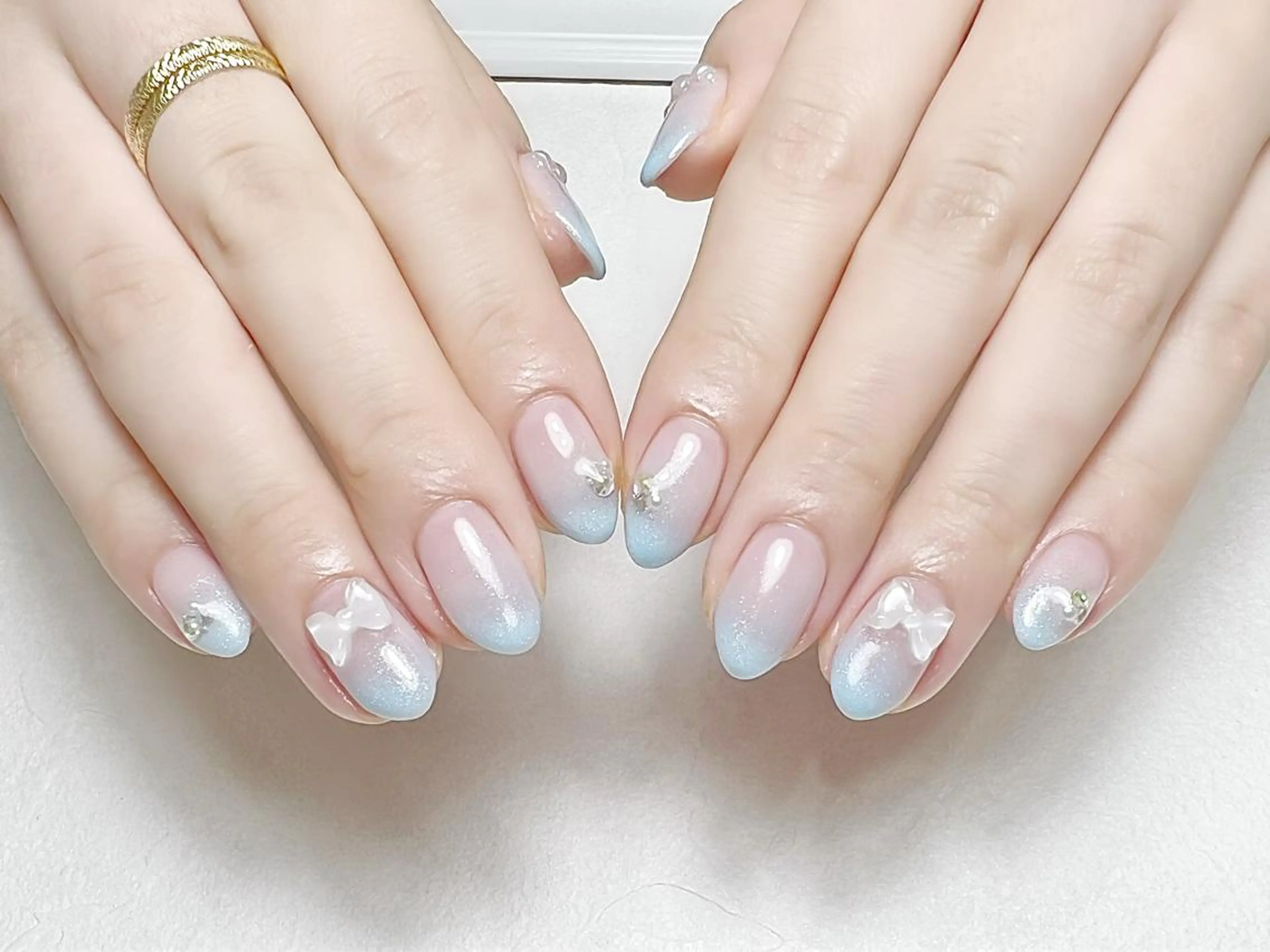 ネイル ブルー グラデーション ラメ(グリッター) ラメグラデーション オフィスネイル rouse nail RISATOのネイルデザイン