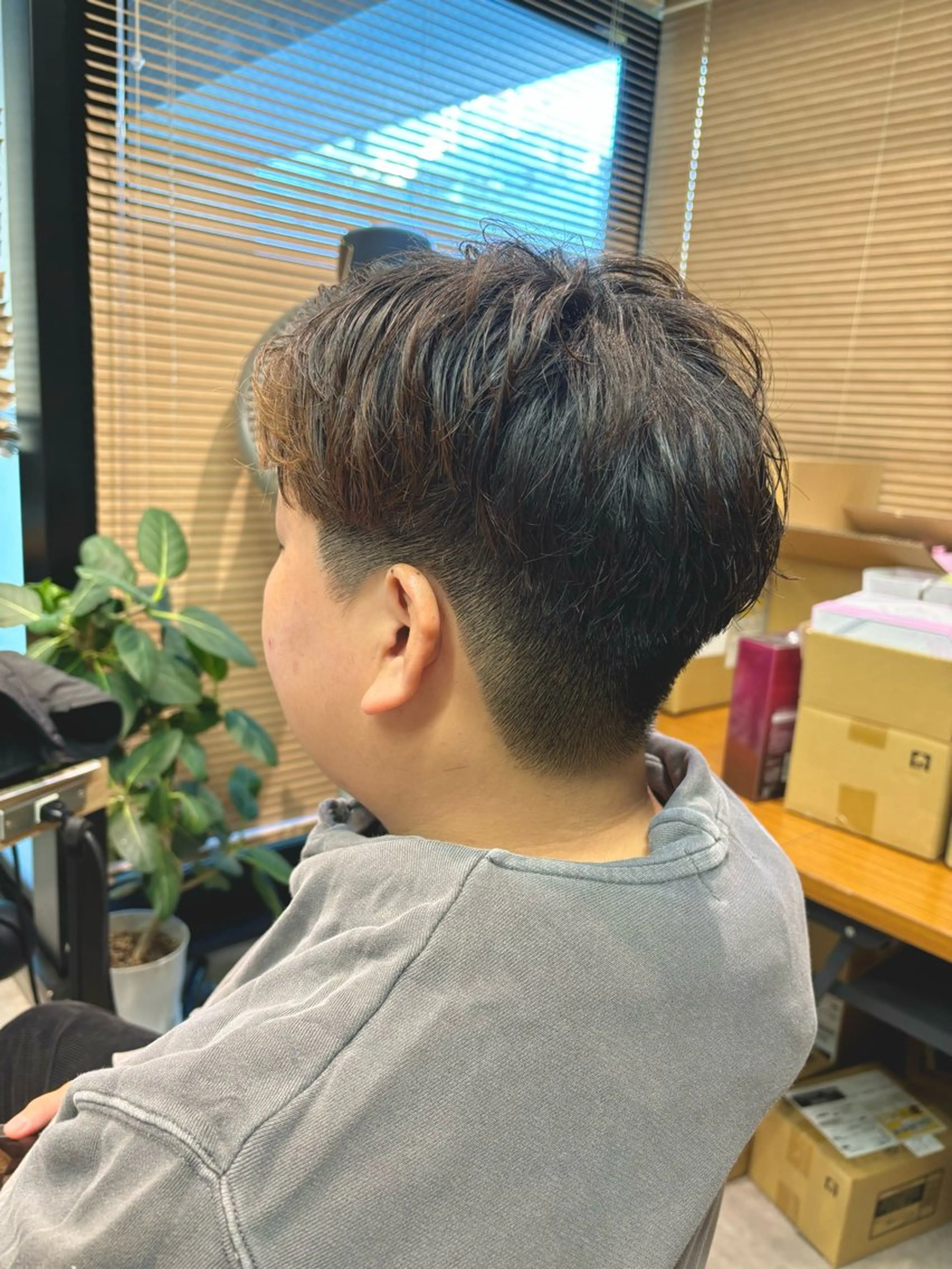 メンズ メンズパーマ 🎀縮毛矯正.暗髪 .艶髪🩶ちひろのヘアスタイル