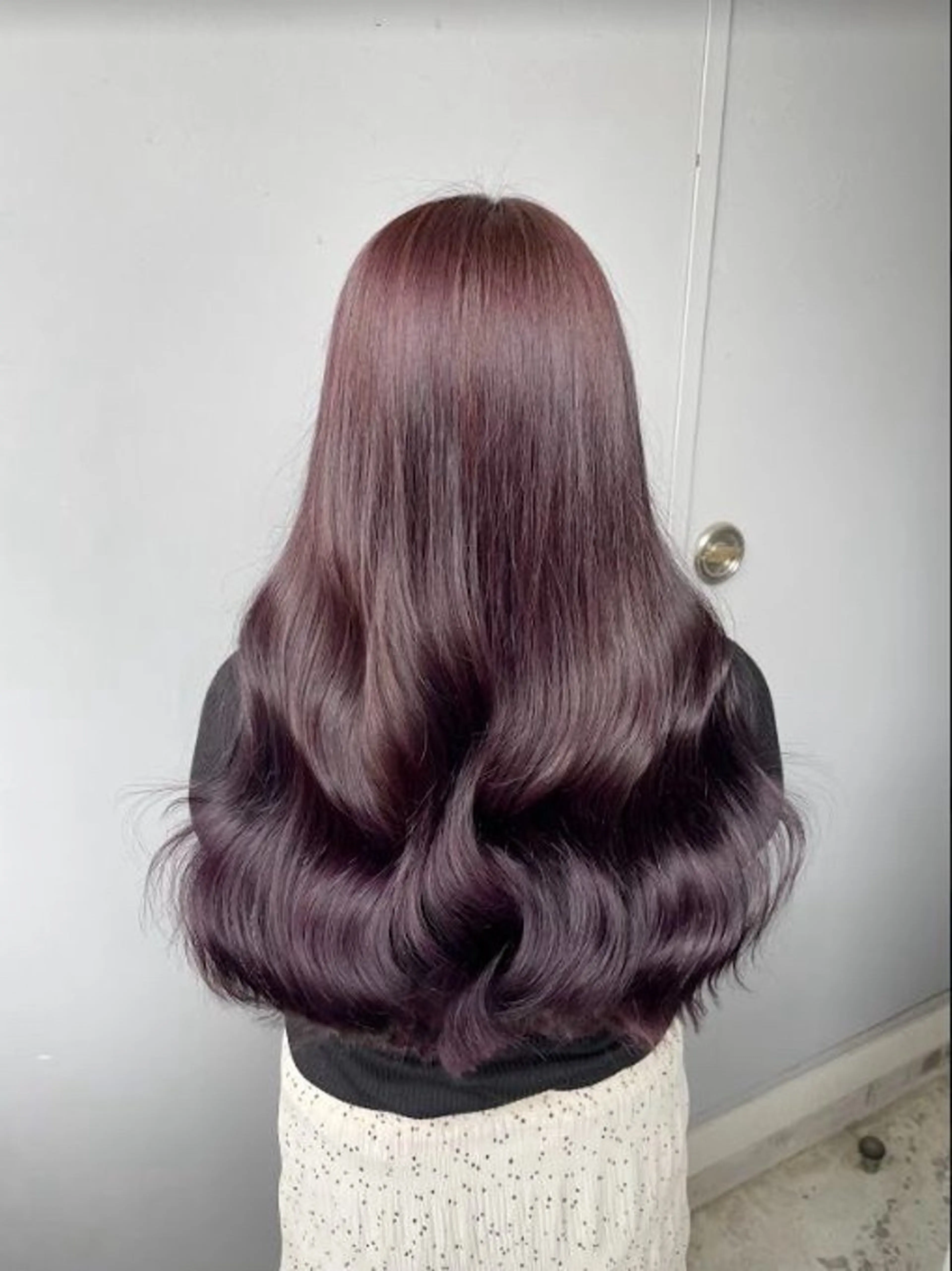 セミロング カラー ヘアアレンジ 🫧モテる💗ダメー ジレスハイトーン🫧のヘアスタイル