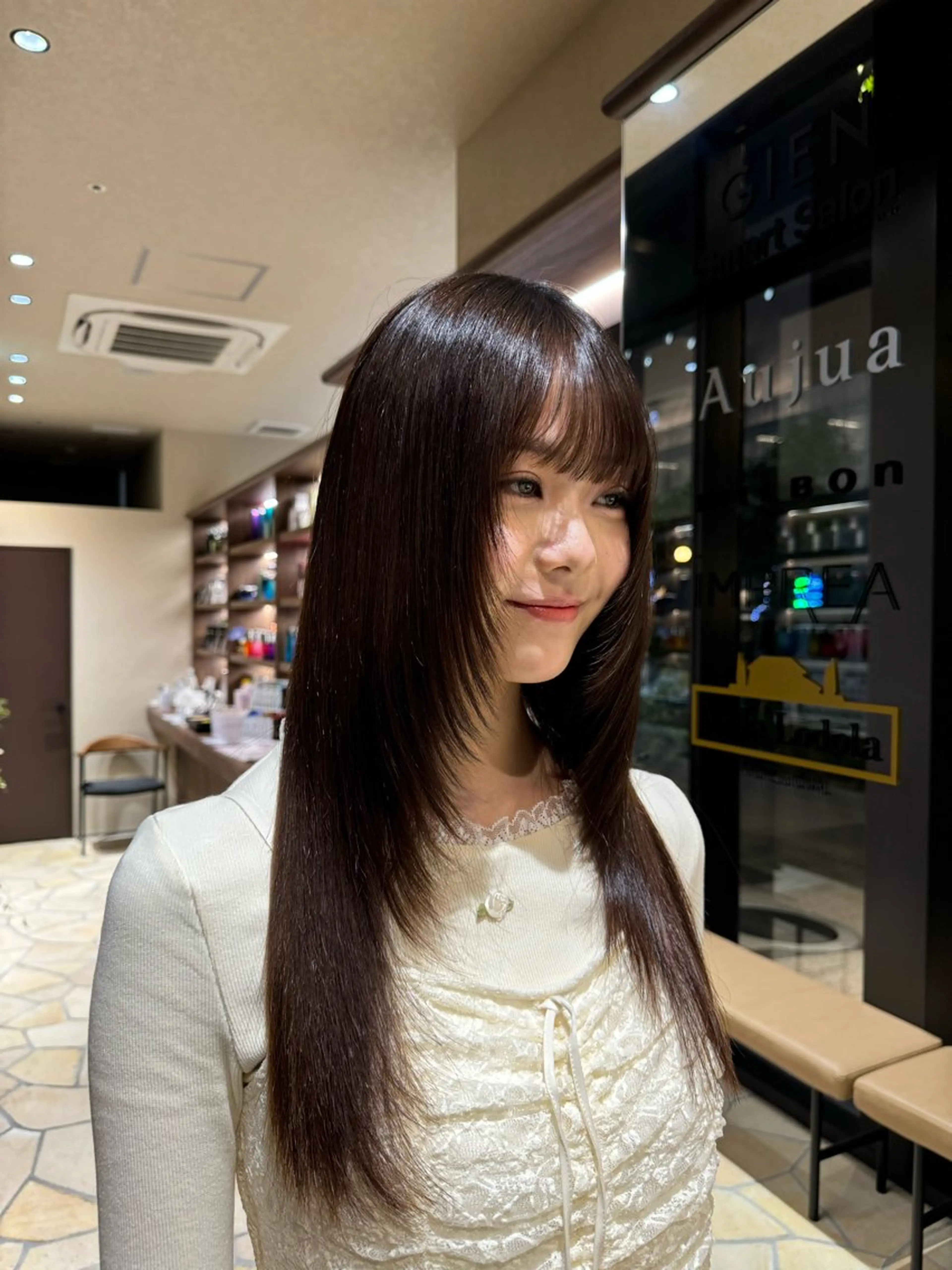 ロング 林 美佑のヘアスタイル