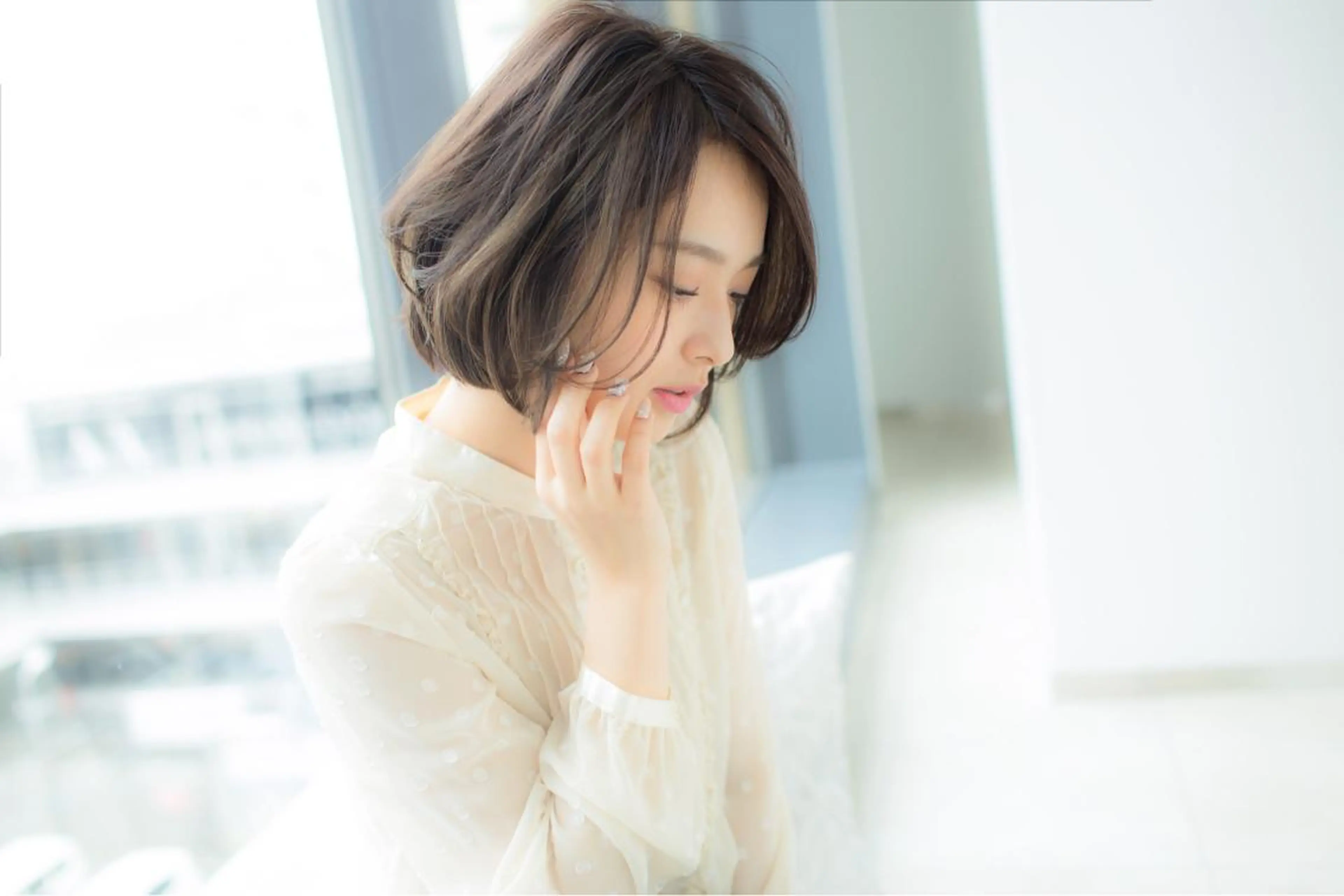 ショート カラー パーマ ヘアアレンジ ネイル ショートボブ ボブ くせ毛 ショートヘア 小顔カット カット ヘアカラー 高畑 真実のヘアスタイル