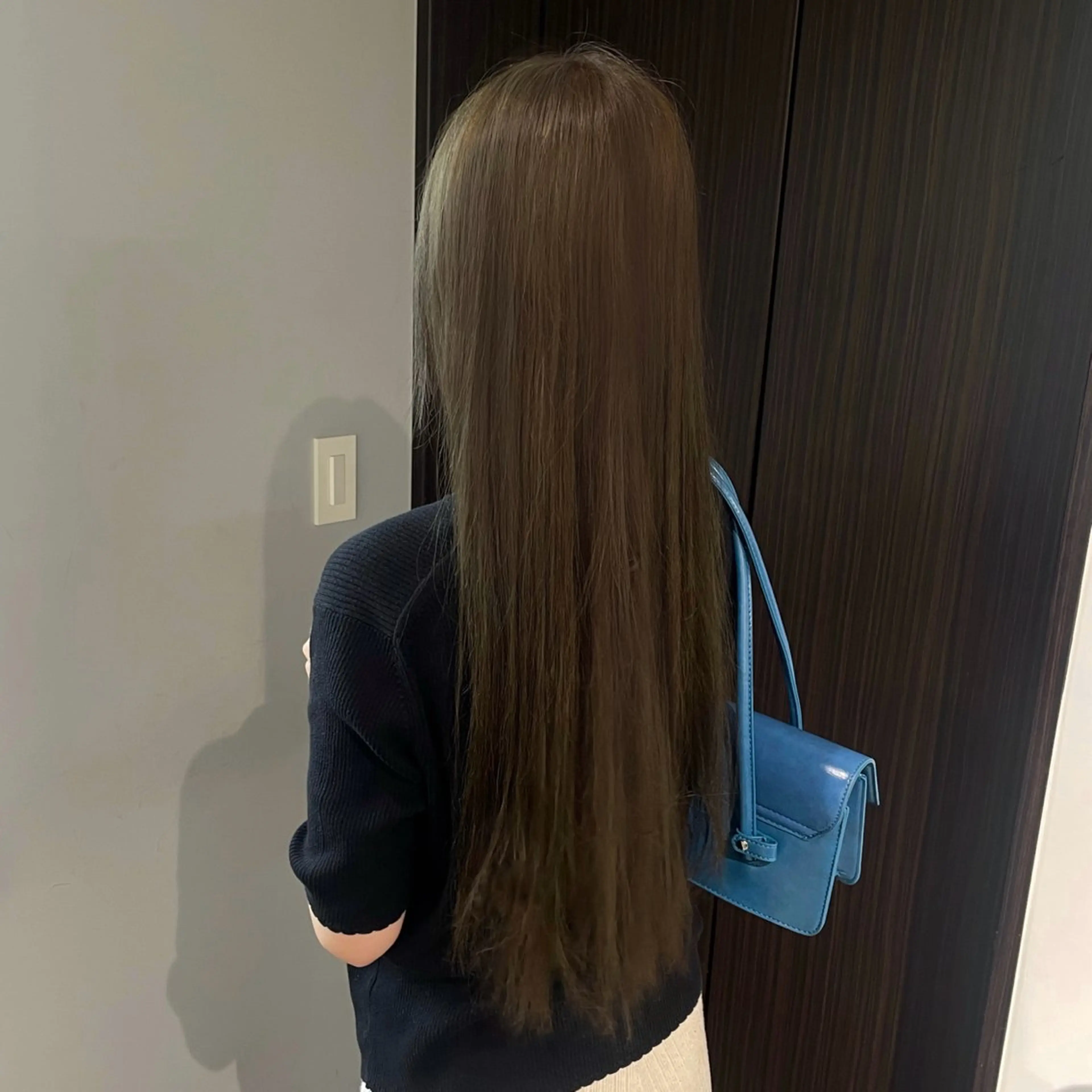 カラー ベージュカラー 黒髪 ブリーチ 透明感カラー グレージュ ヘアカラー トリートメント nonoka オリーブ/レイヤーのヘアスタイル