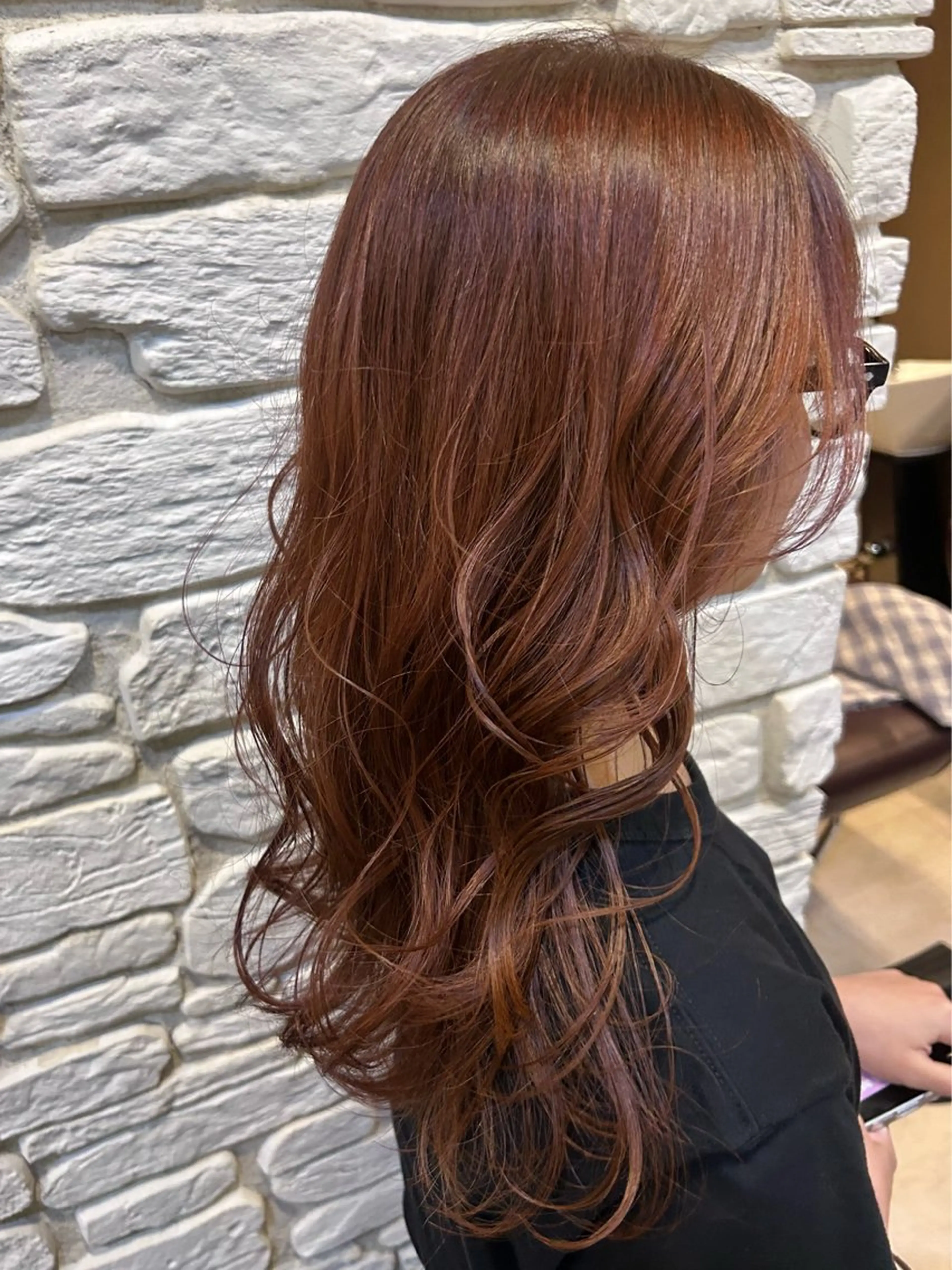 ロング カラー ヘアカラー 赤堀 凪咲のヘアスタイル