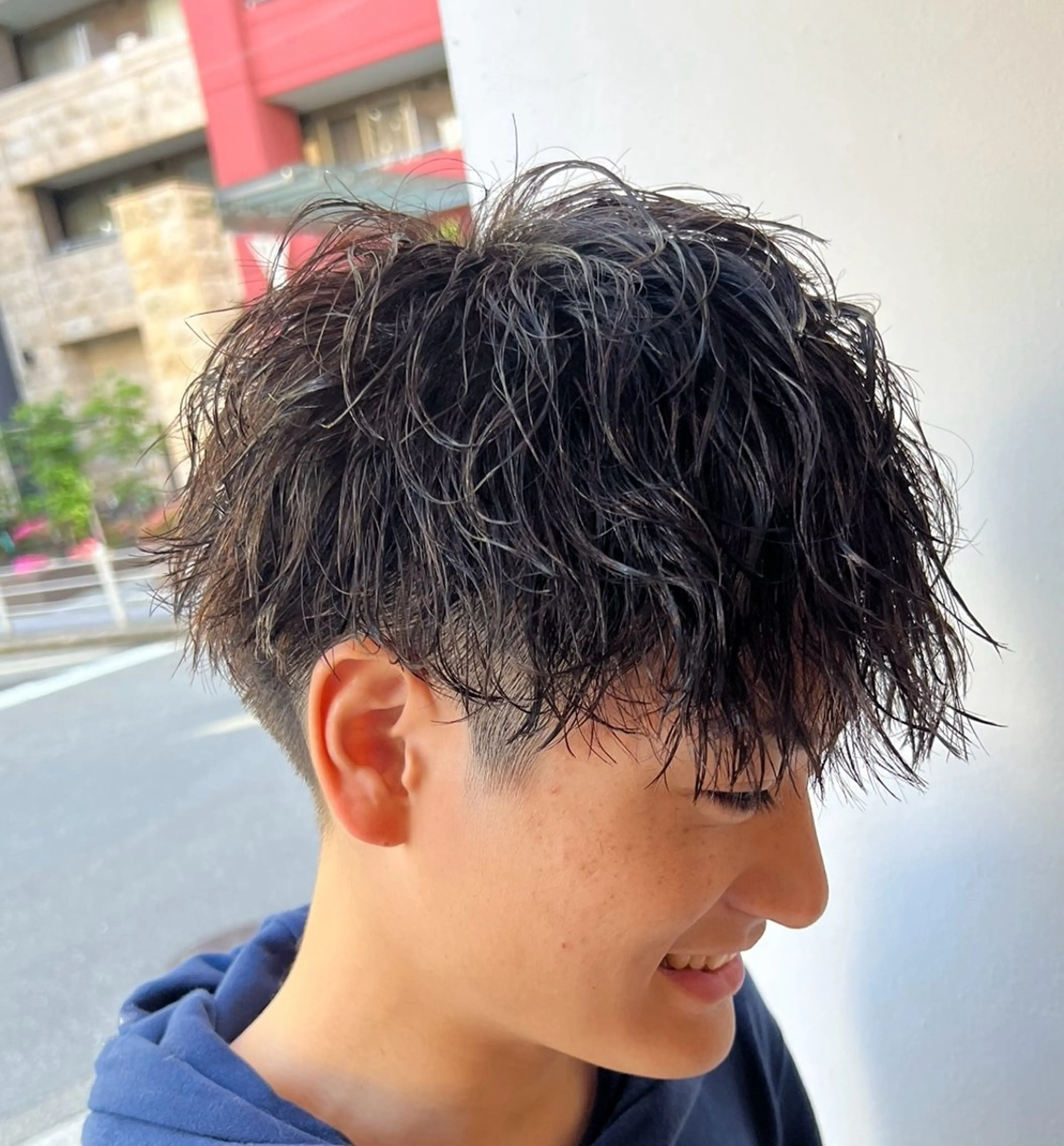 ミディアム パーマ メンズ ミディアムパーマ メンズパーマ 波巻きパーマ スパイラルパーマ メンズパーマ 特化/京橋/栗野のヘアスタイル