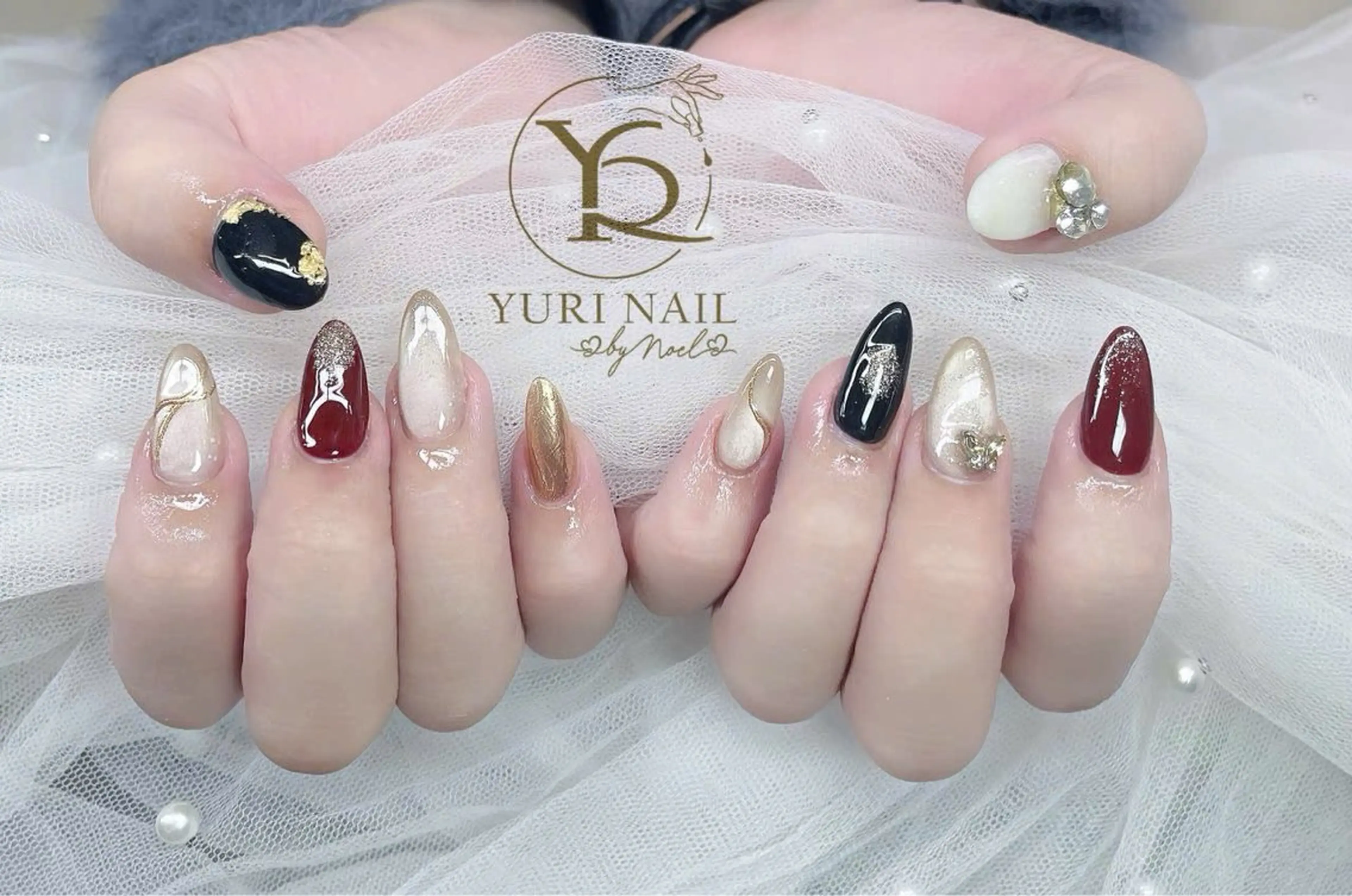 ネイル オーロラネイル ブルー チークネイル フットネイル フレンチネイル ハンドネイル フットネイル ハンドケア YURI Nail NARITAのネイルデザイン