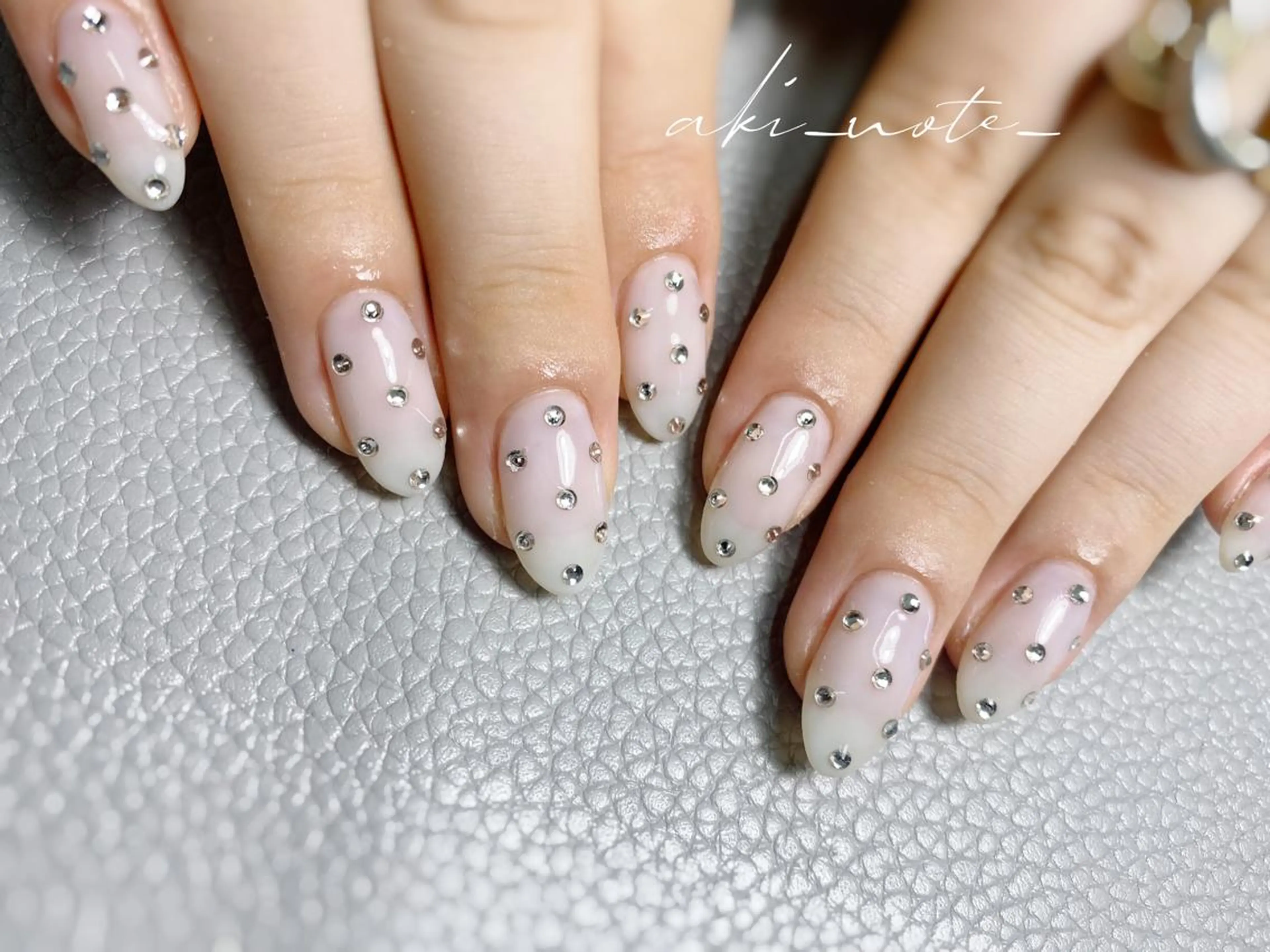 ネイル ストーンネイル ハンドネイル フットネイル GRANDE大須 栄/店長 aki🌙のネイルデザイン