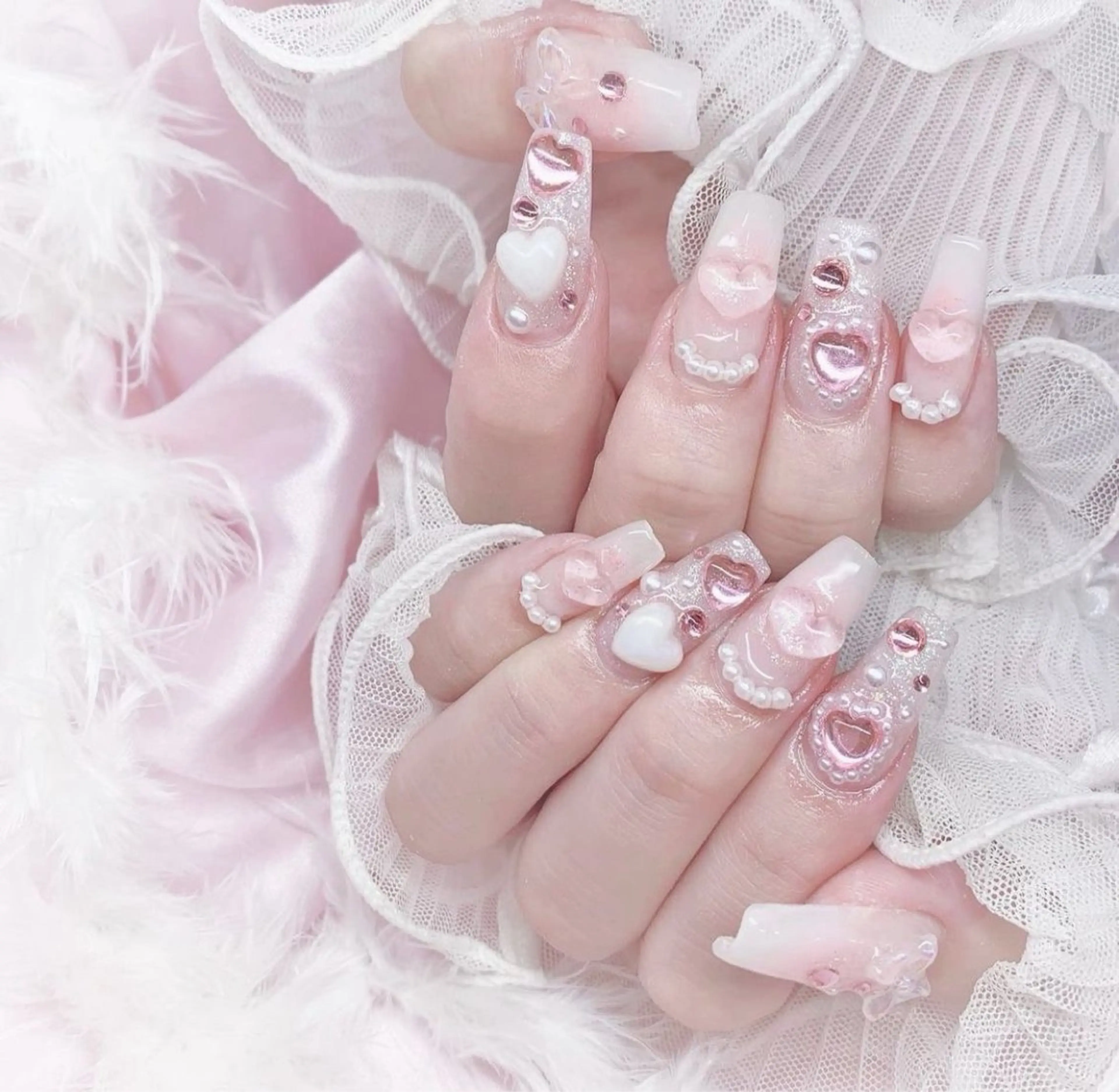 ネイル マグネットネイル ピンク ネイルチップ 冬ネイル クリスマス Lee Nailsのネイルデザイン