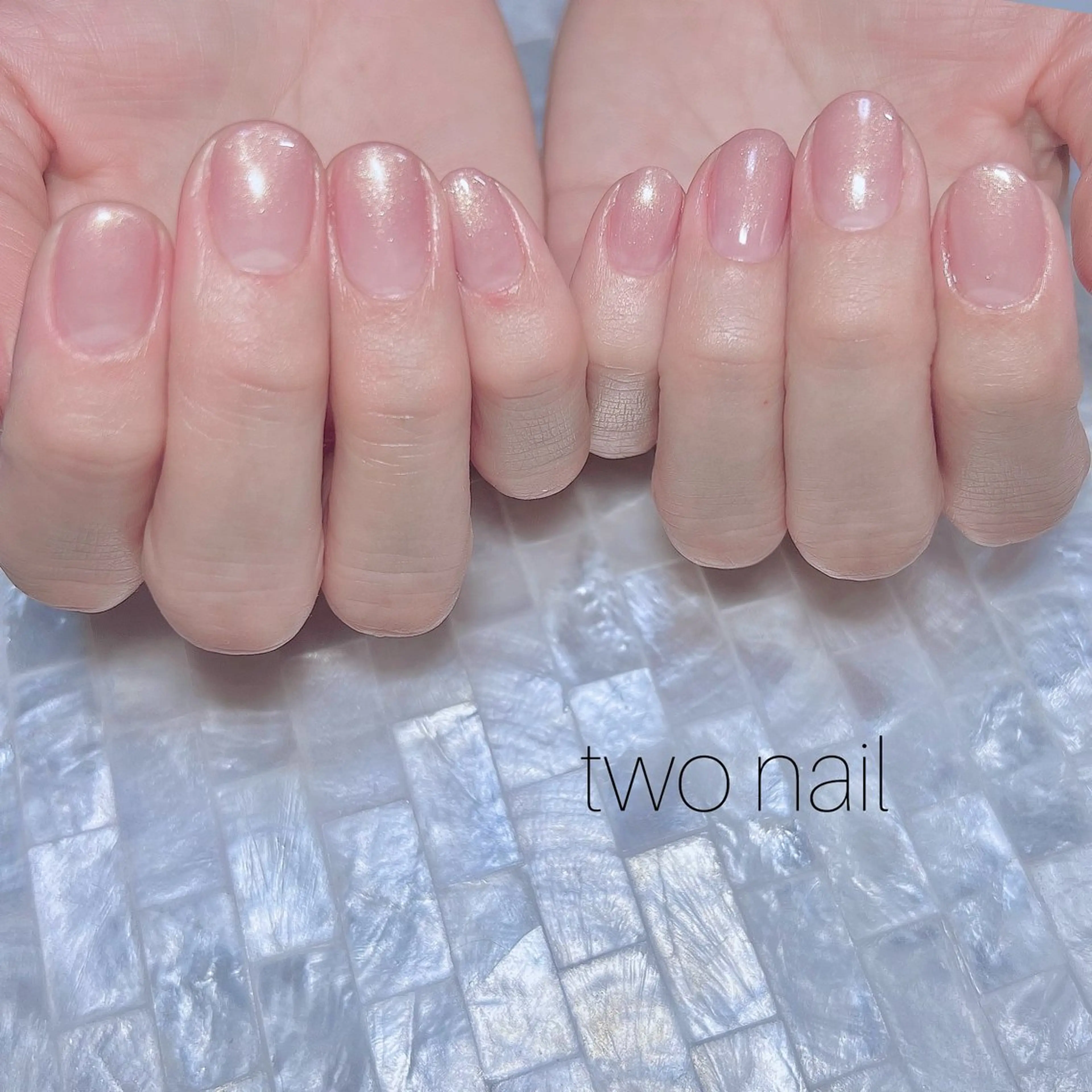 ネイル キラキラネイル ネイルチップ ホワイト ハンドネイル two nailのネイルデザイン