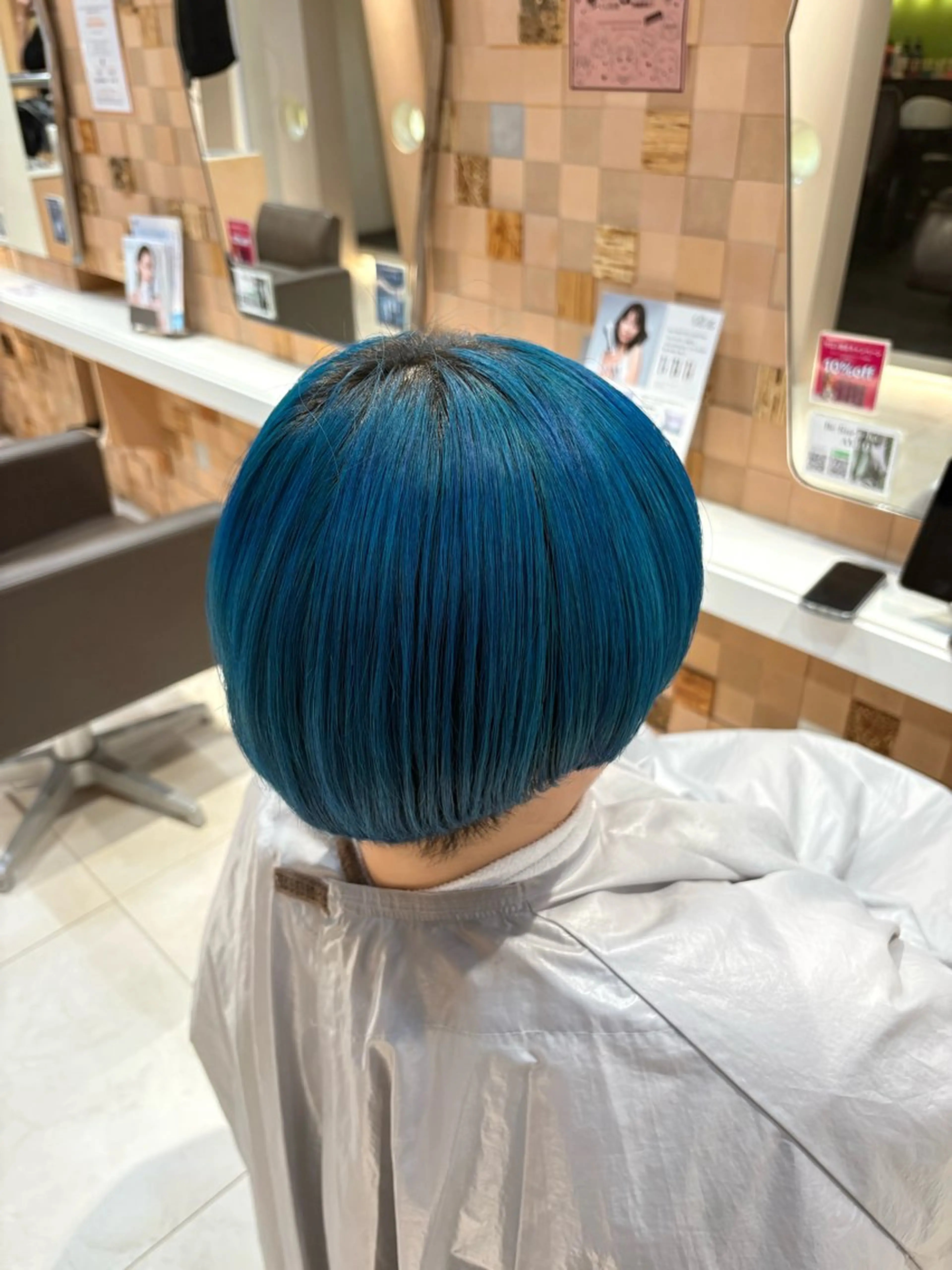 ショート カラー タケダ ホノカのヘアスタイル