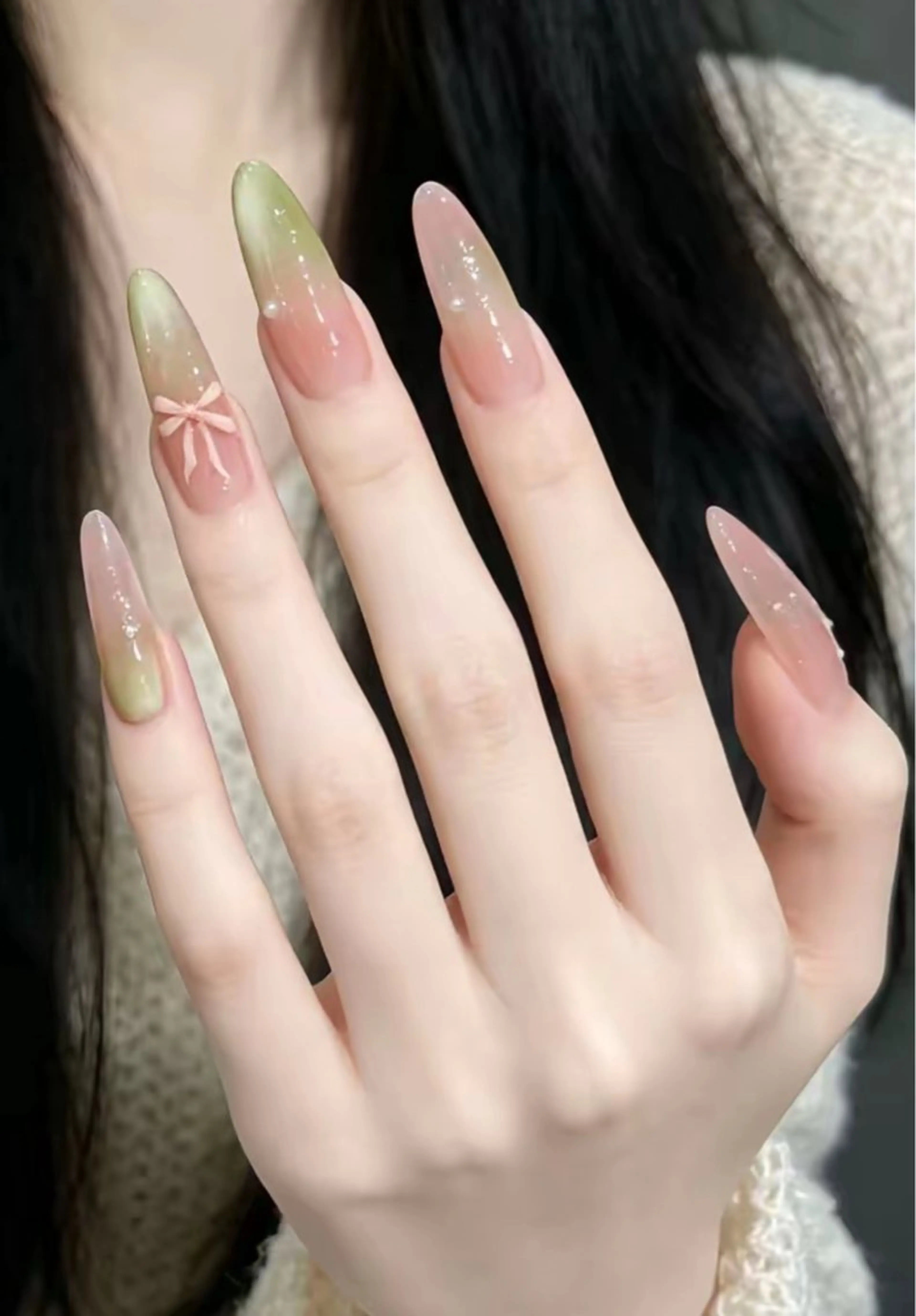 カラー グラデーションカラー ピンクカラー ハンドネイル AIN Nailのネイルデザイン