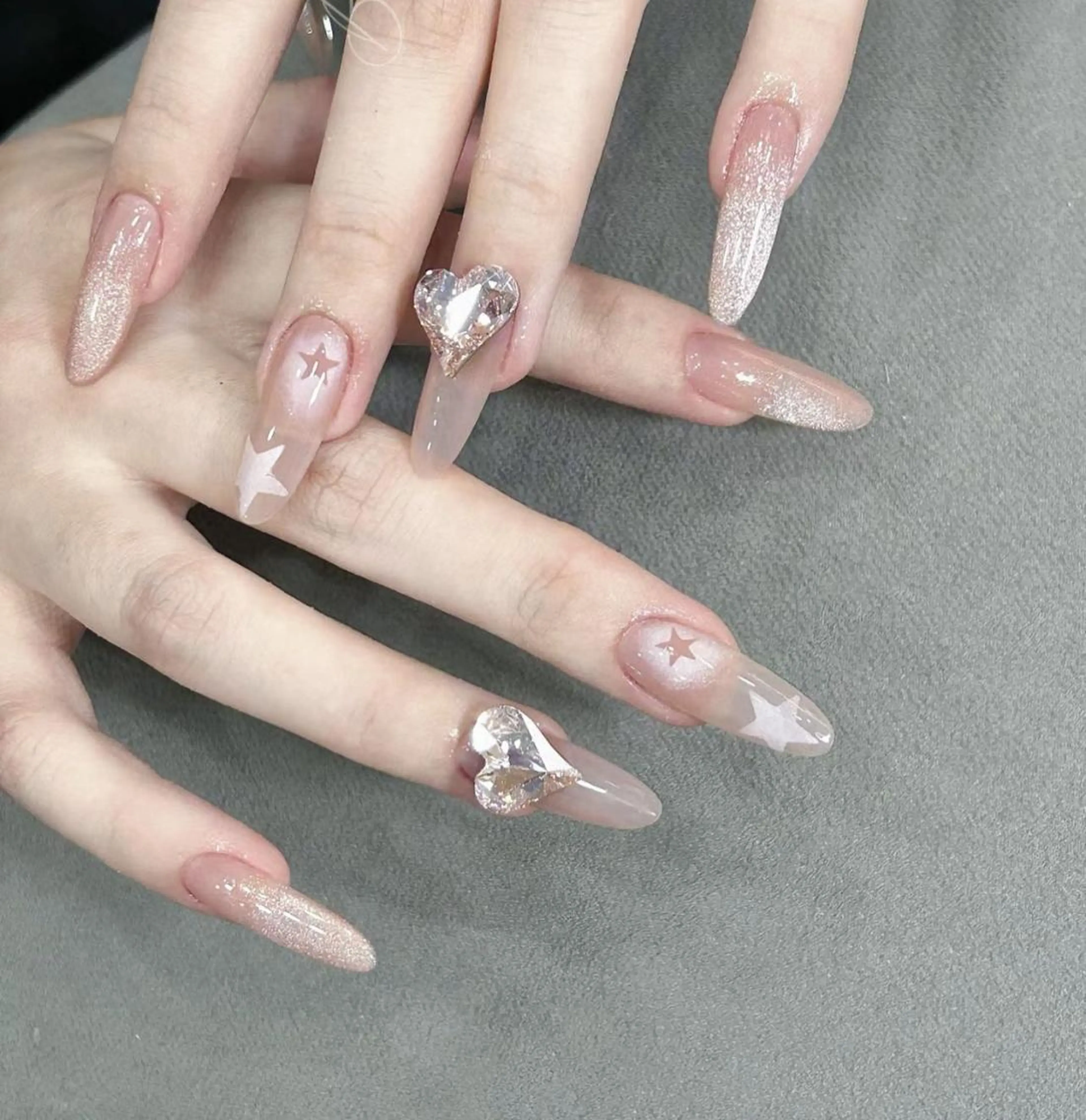 ネイル アートネイル 長さ出し ネイルチップ Queens ciciのネイルデザイン