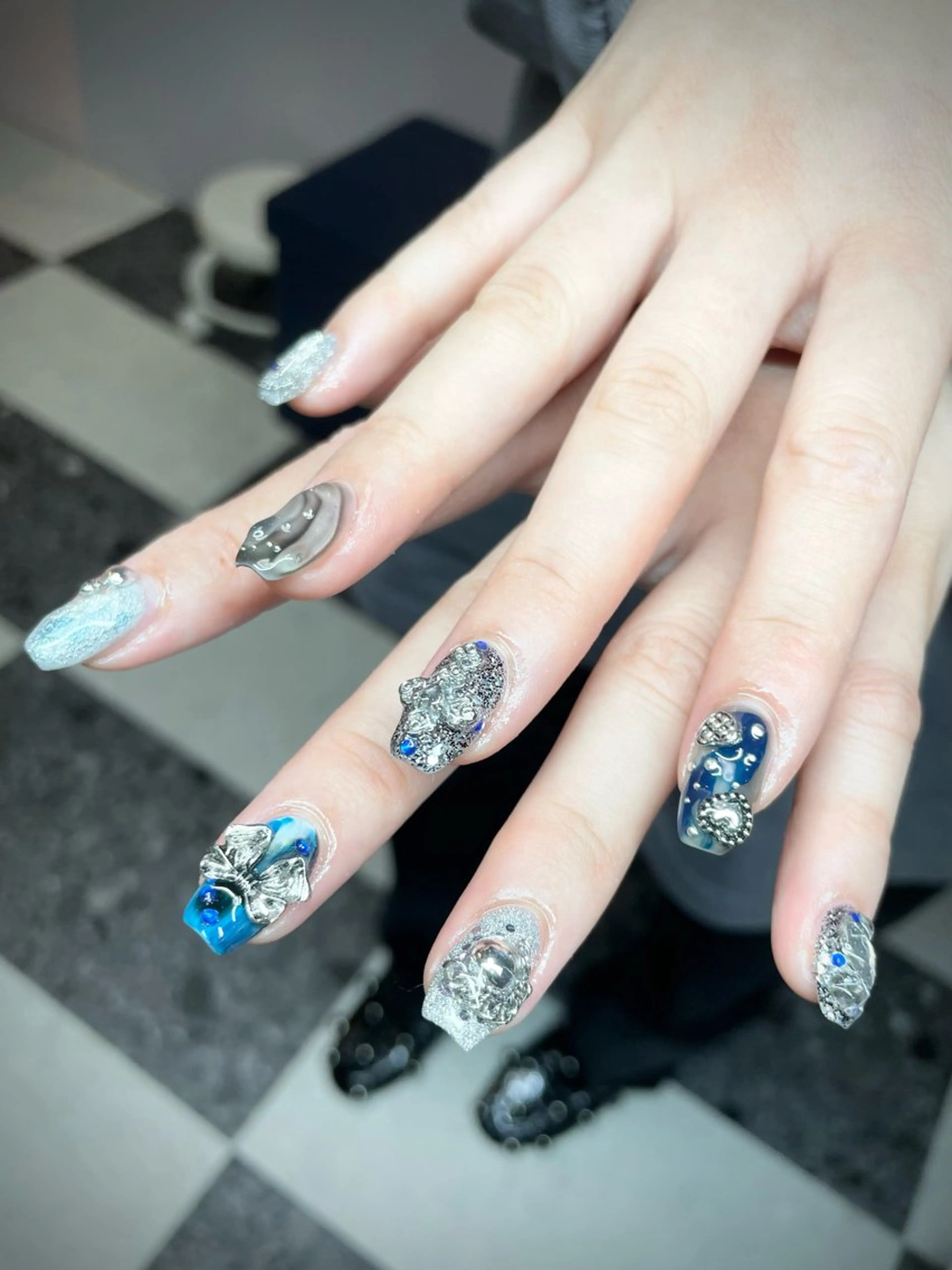 ネイル アートネイル ブルー シルバー シンプルネイル ハンドネイル posa nail モエミのネイルデザイン