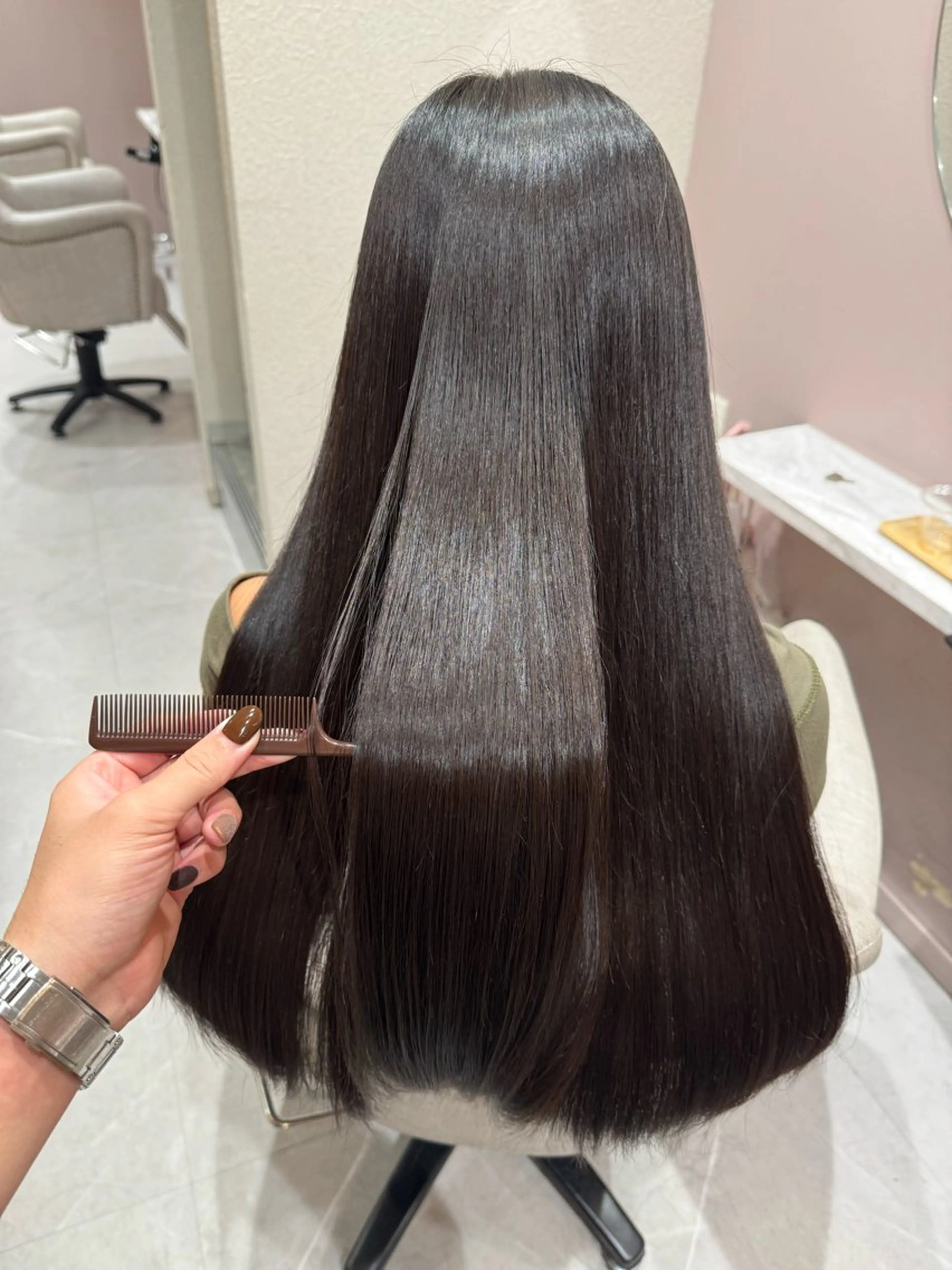 カット✂️＋髪質改善リボントリートメント🪞｜艶とまとまりを極める髪質改善🍀【大曽根】の写真