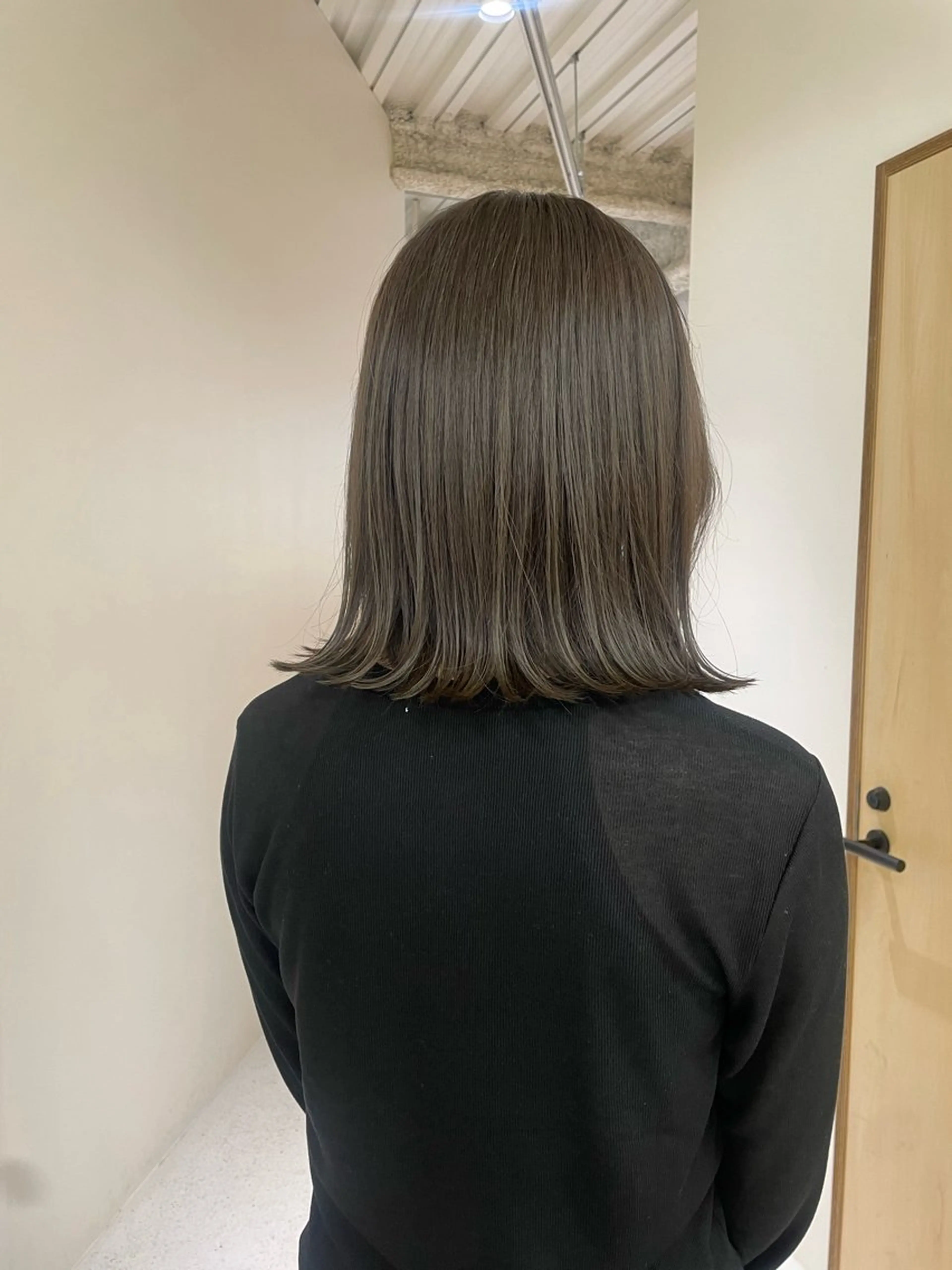 ミディアム DEEokazaki hina.Oのヘアスタイル