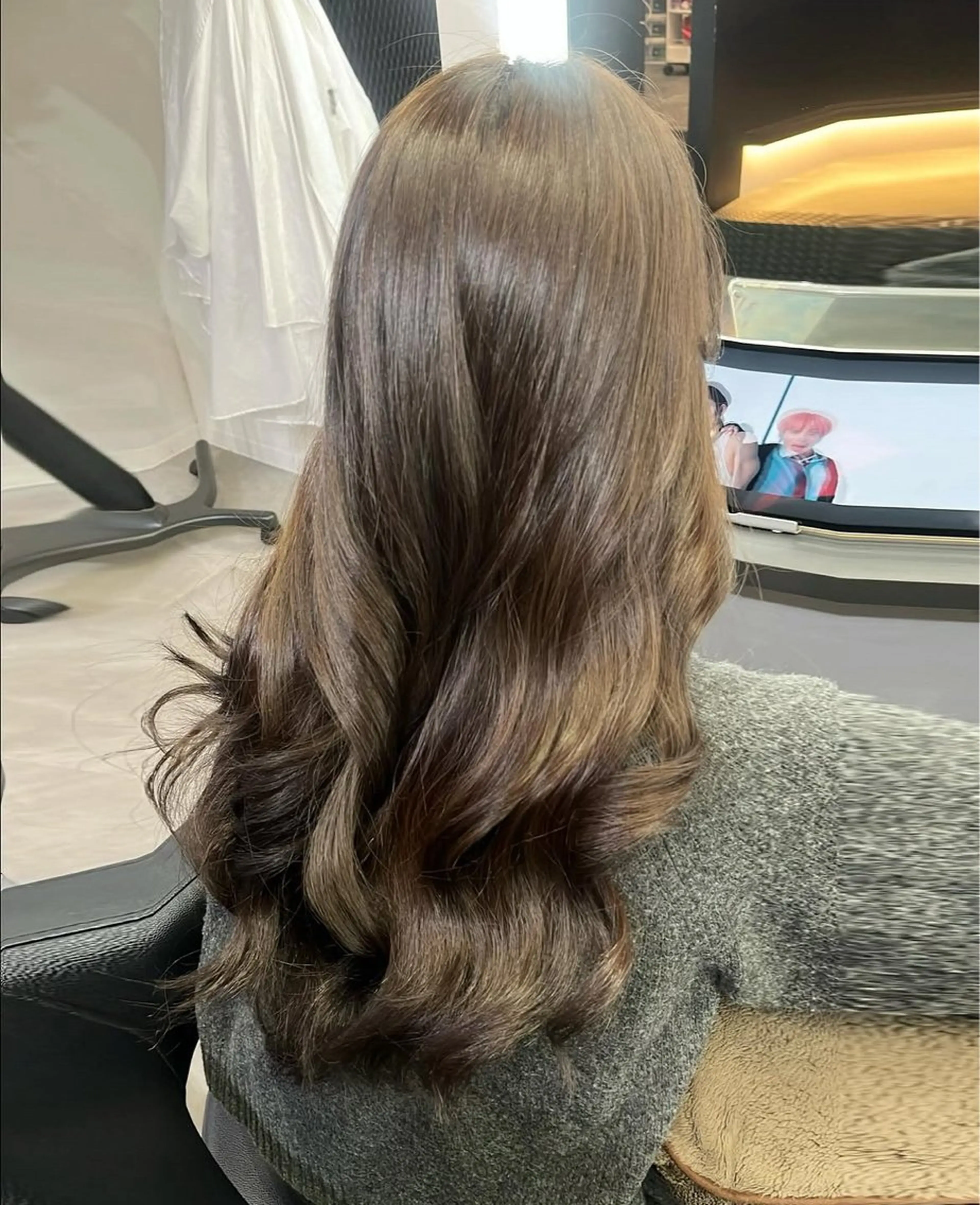 ブリーチなしワンメイクカラー、ツヤツヤさらさらAujuaトリートメントの写真