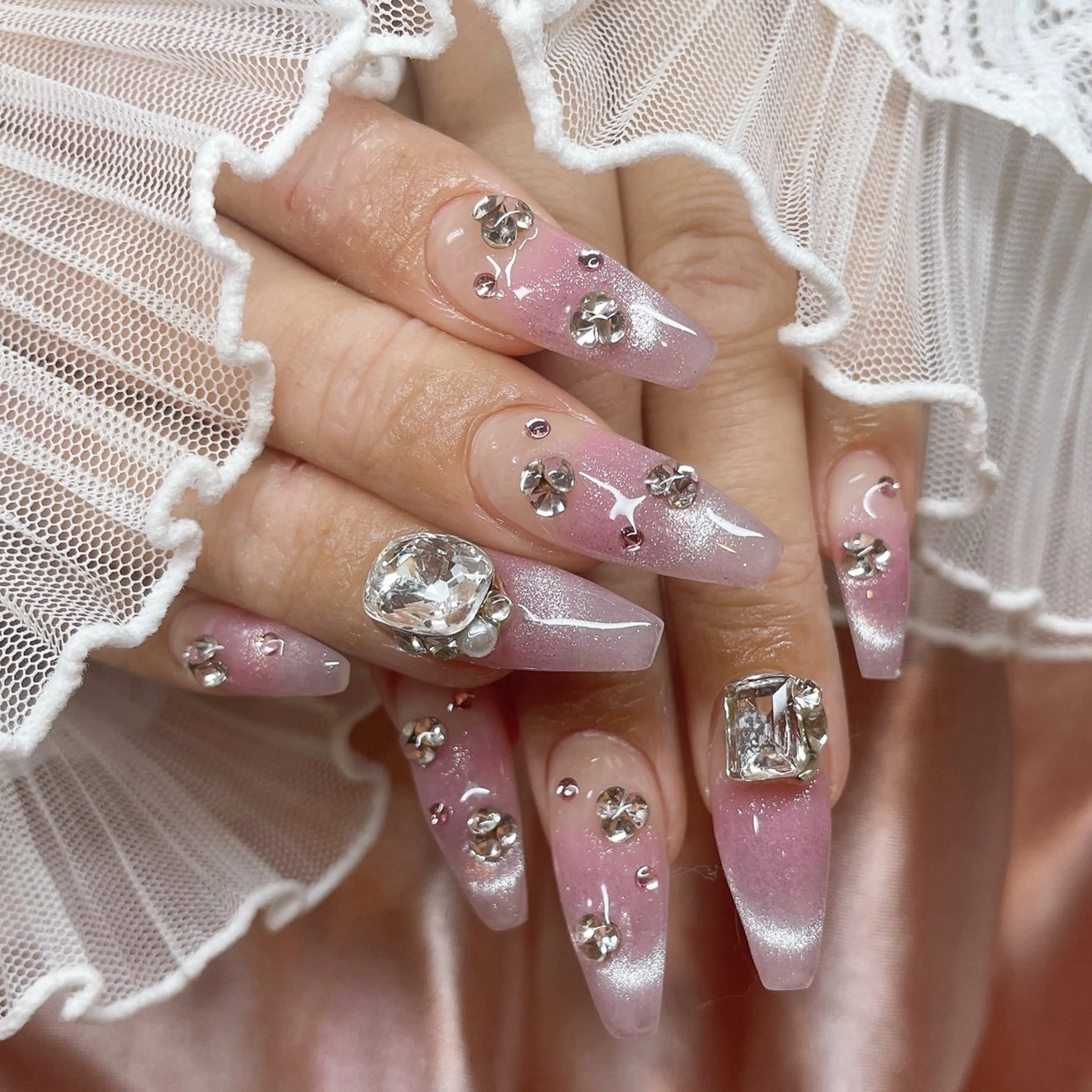 ネイル 23時まで❤︎韓国、 ワンホンネイルのネイルデザイン