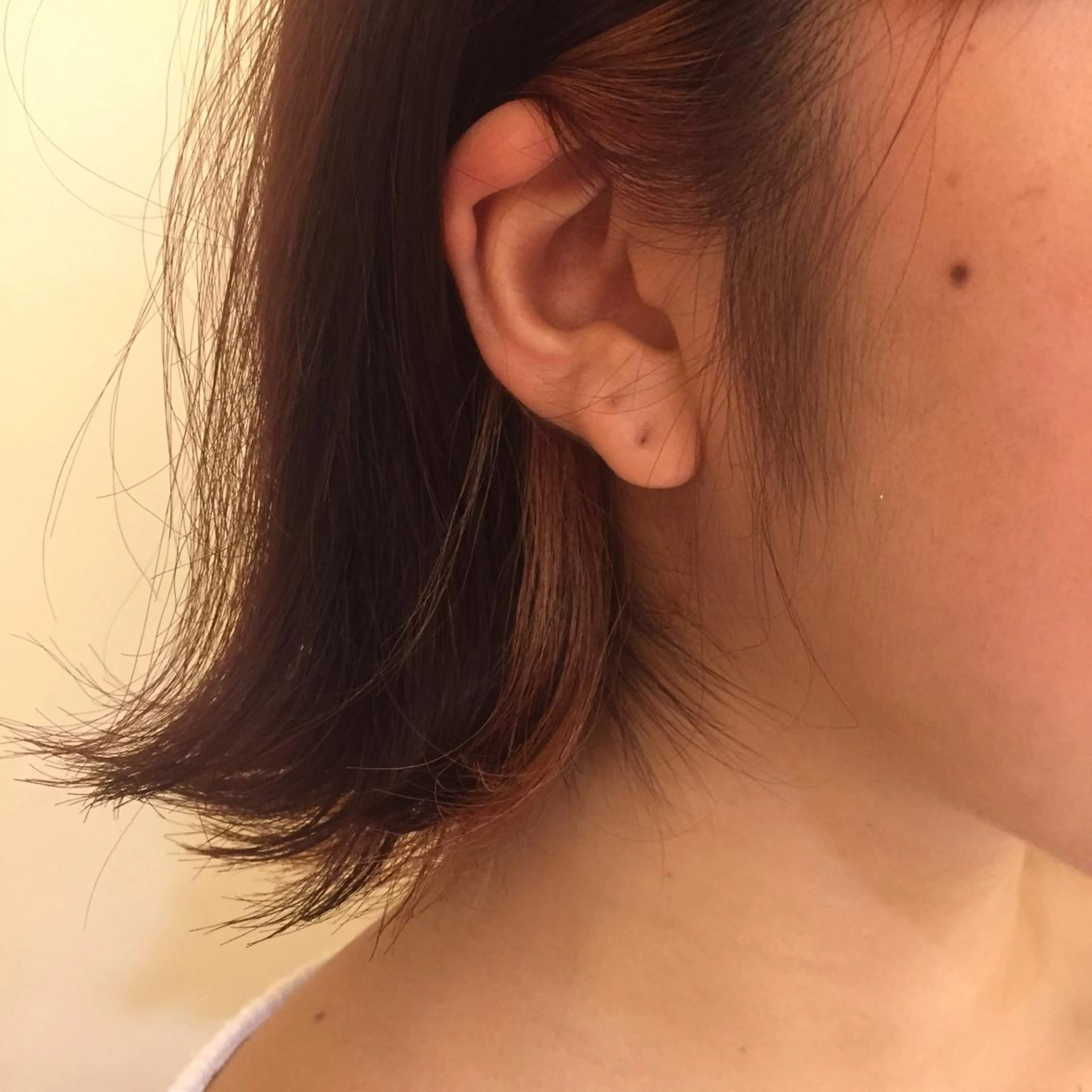 ミディアム カラー イヤリングカラー 加藤 綾華のヘアスタイル