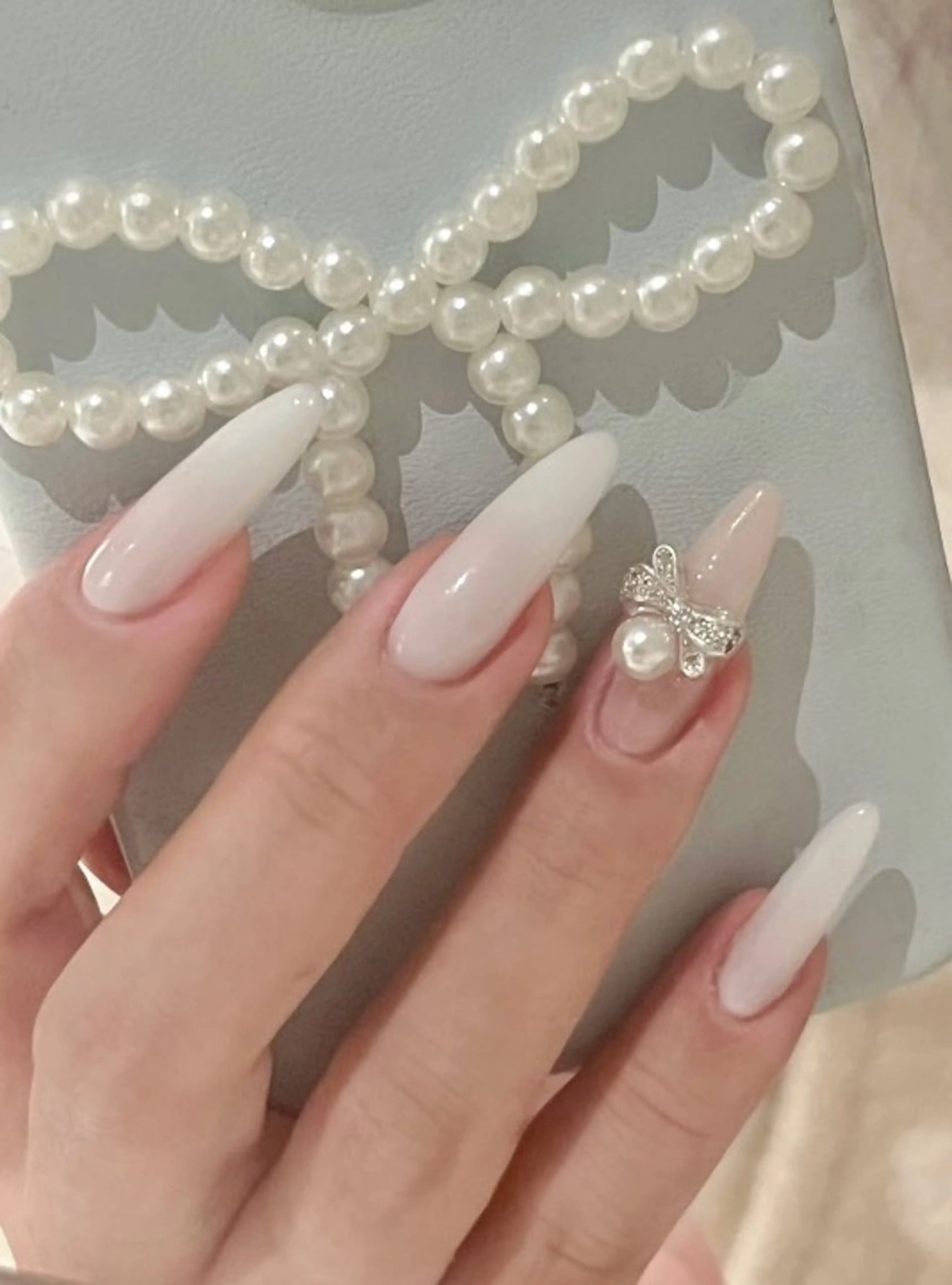 カラー グラデーションカラー ピンクカラー ハンドネイル AIN Nailのネイルデザイン