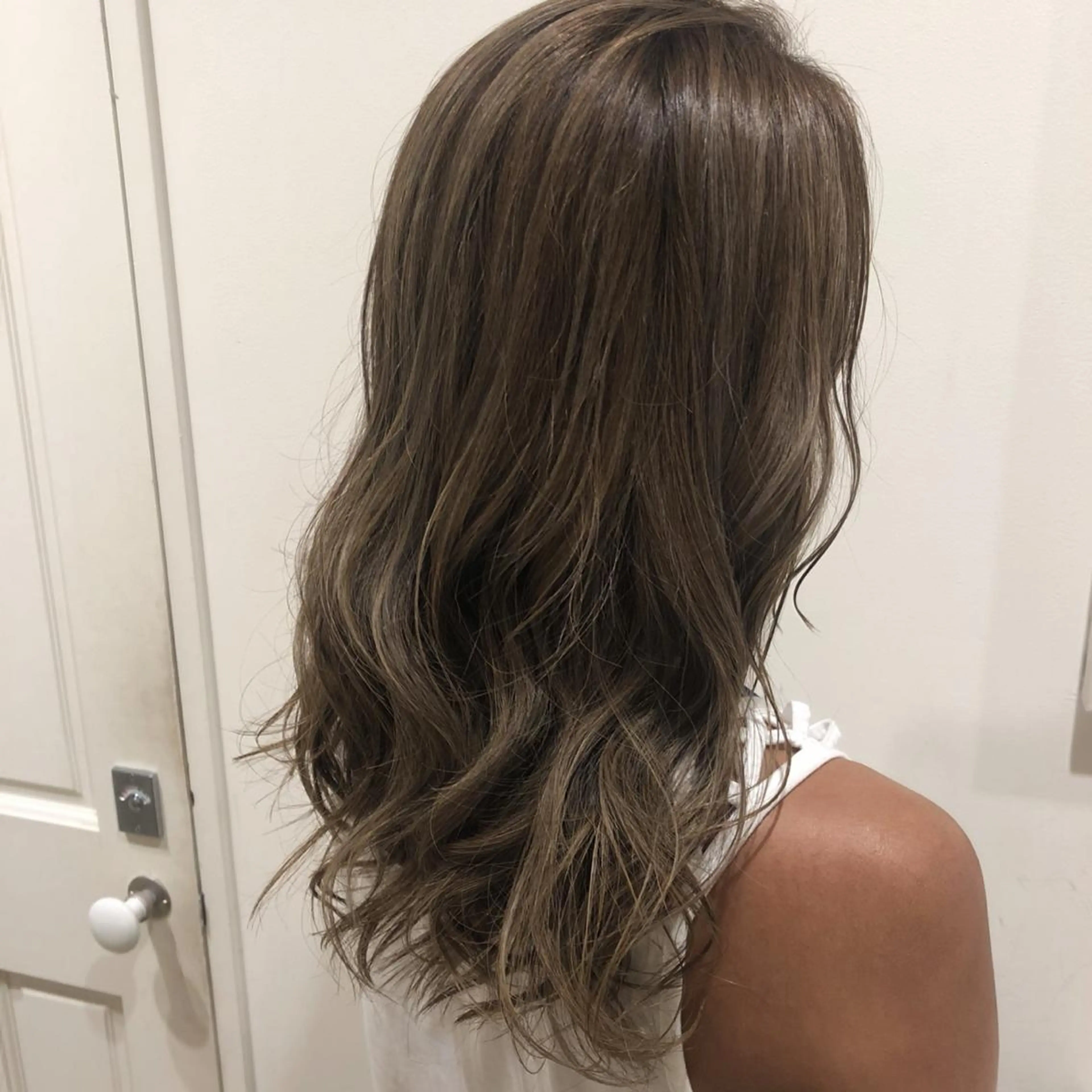 セミロング ハイライト ヘアカラー 南都 良太のヘアスタイル