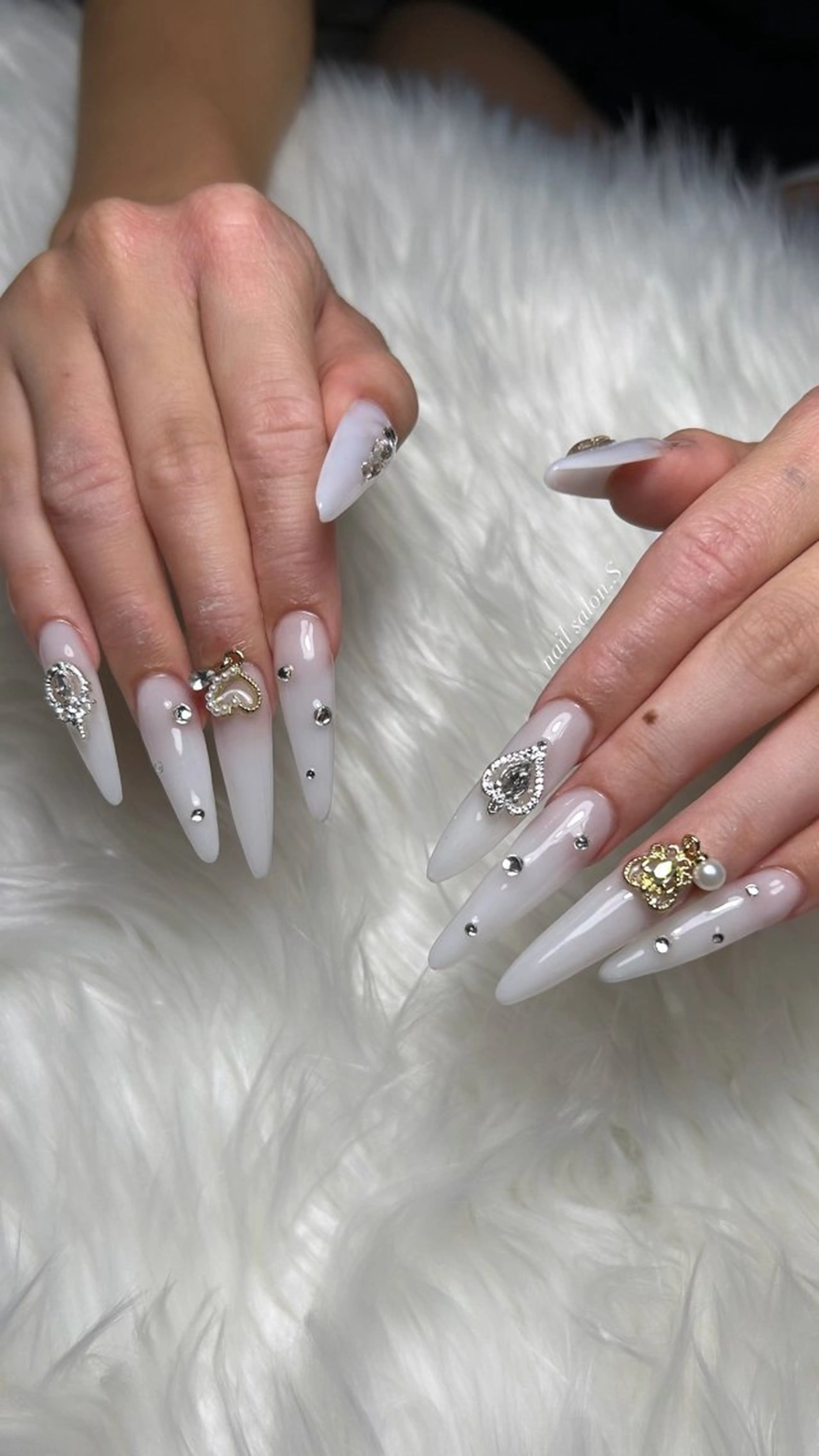 ネイル スカルプネイル ハンドネイル 関山 志乃のネイルデザイン