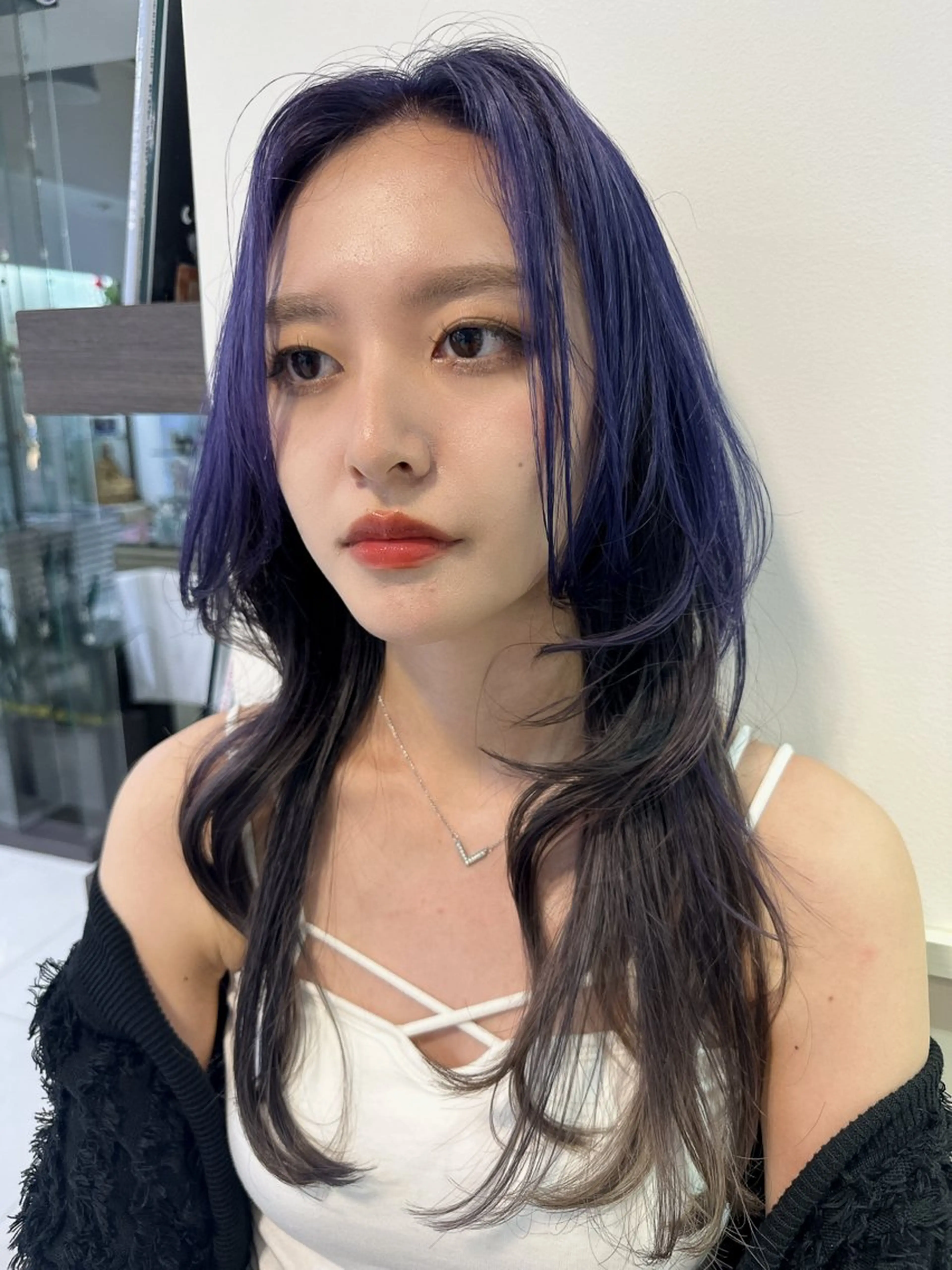 ロング レイヤー 艶々カラーのヘアスタイル