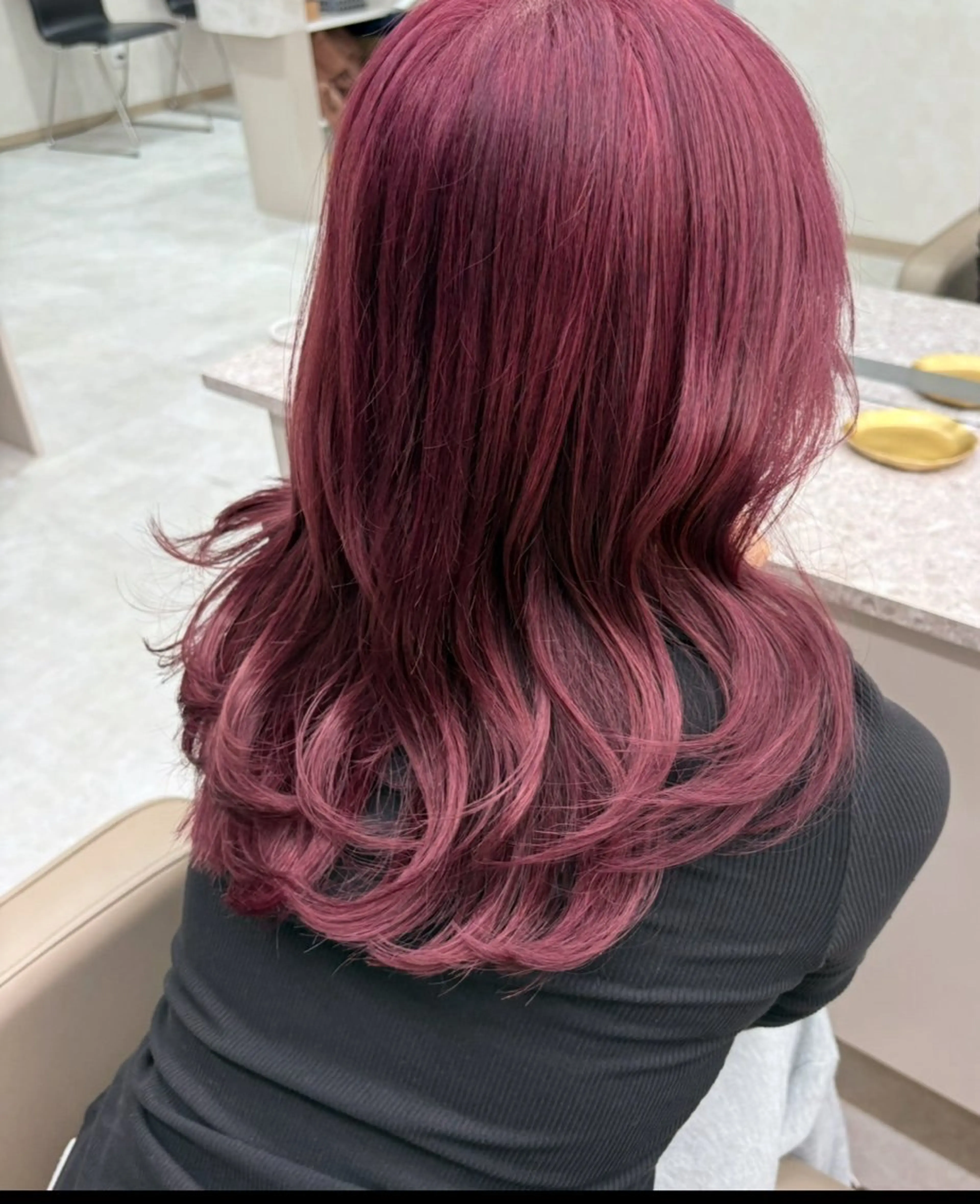 ミディアム カラー AIRI🦋ブリーチ /レイヤー🦋のヘアスタイル