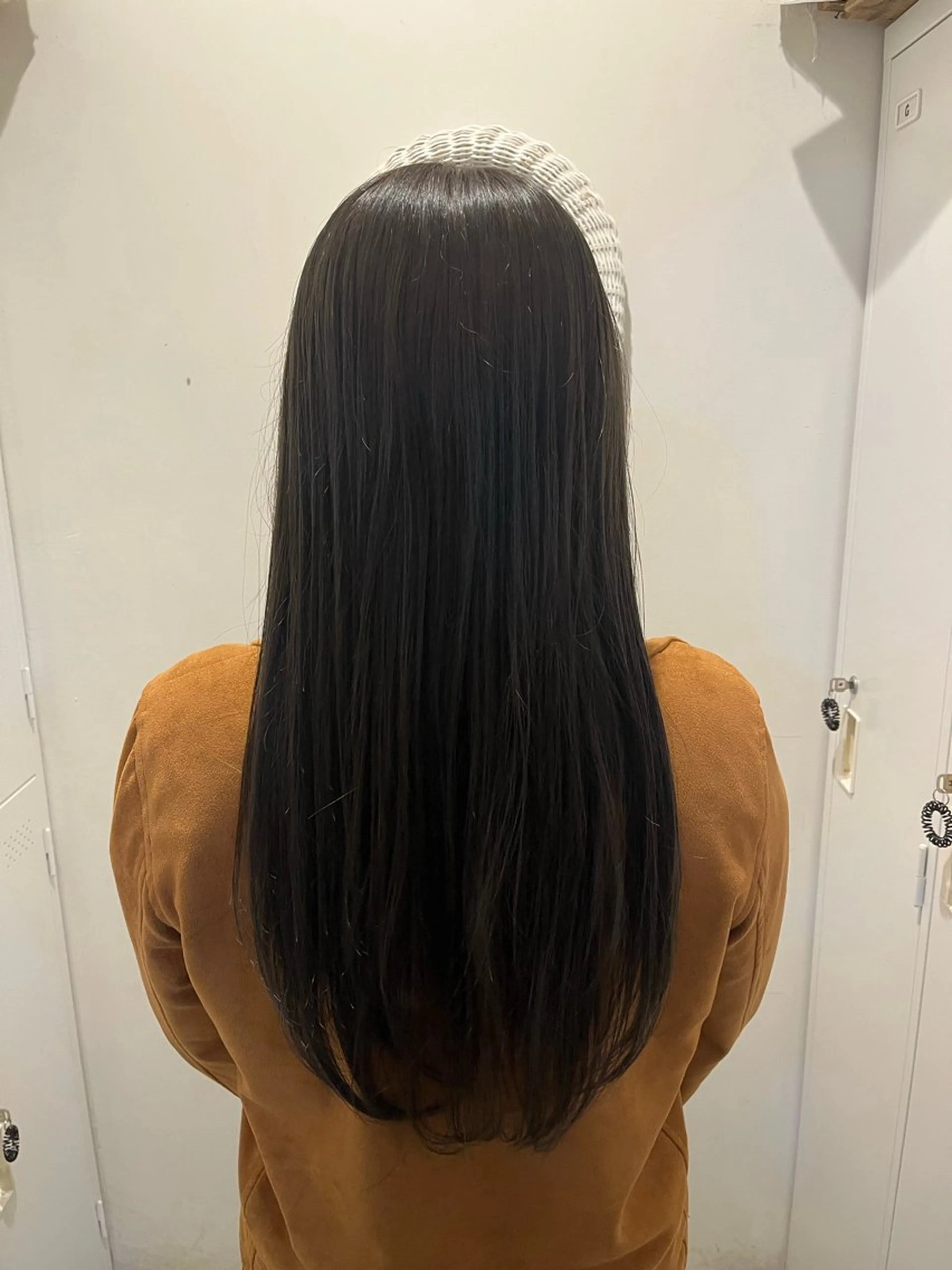 ロング カラー ブリーチ 透明感カラー グレージュ ブリーチなしカラー オリーブグレージュ ヘアカラー loty shionのヘアスタイル