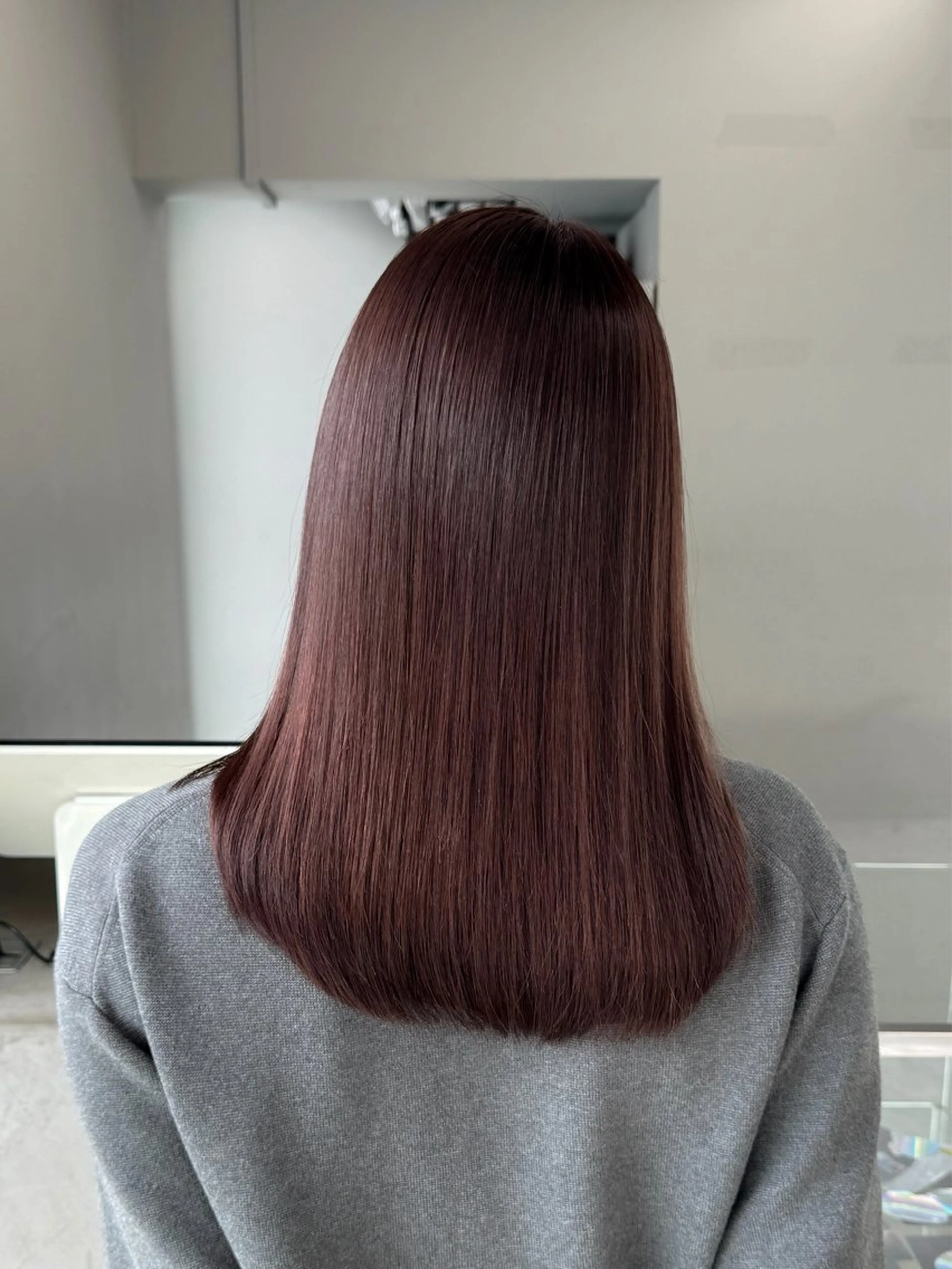 セミロング 𝐀𝐦𝐞𝐫𝐢 /透明感カラーのヘアスタイル