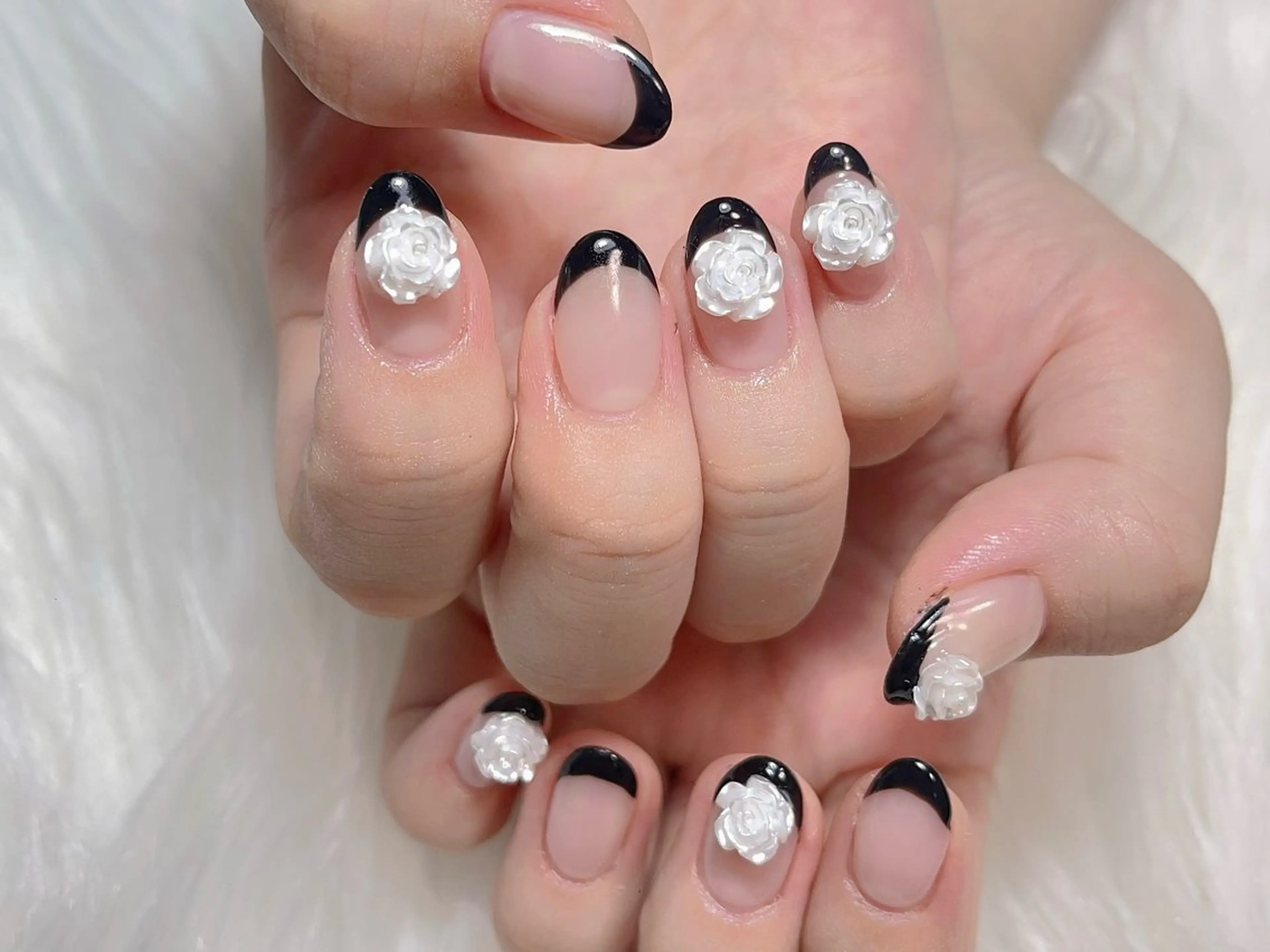 ネイル フレンチネイル 西野 カナのネイルデザイン