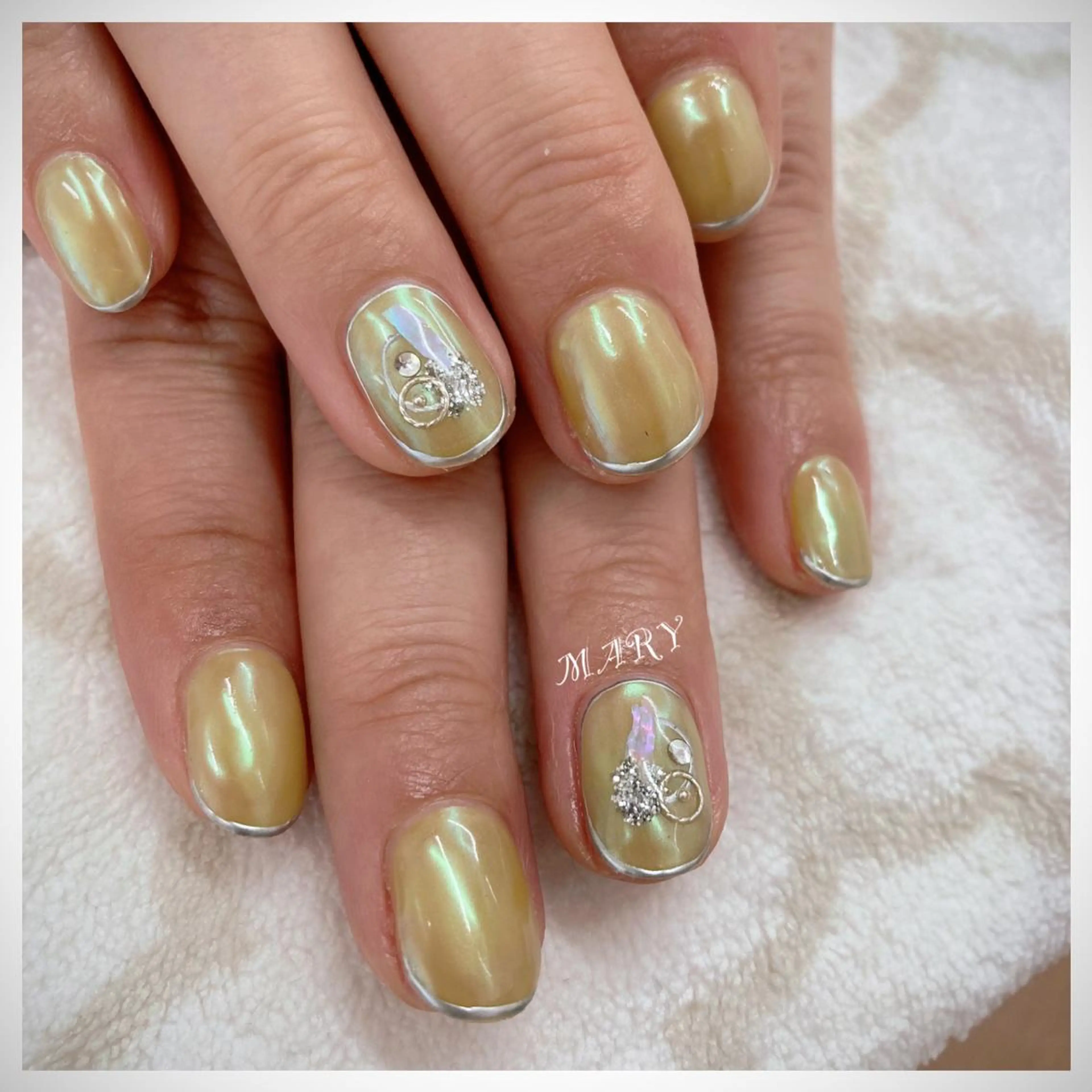 ネイル アートネイル オーロラネイル ミラーネイル ニュアンスネイル ワンカラーネイル ハンドネイル Mary nail .narumiのネイルデザイン