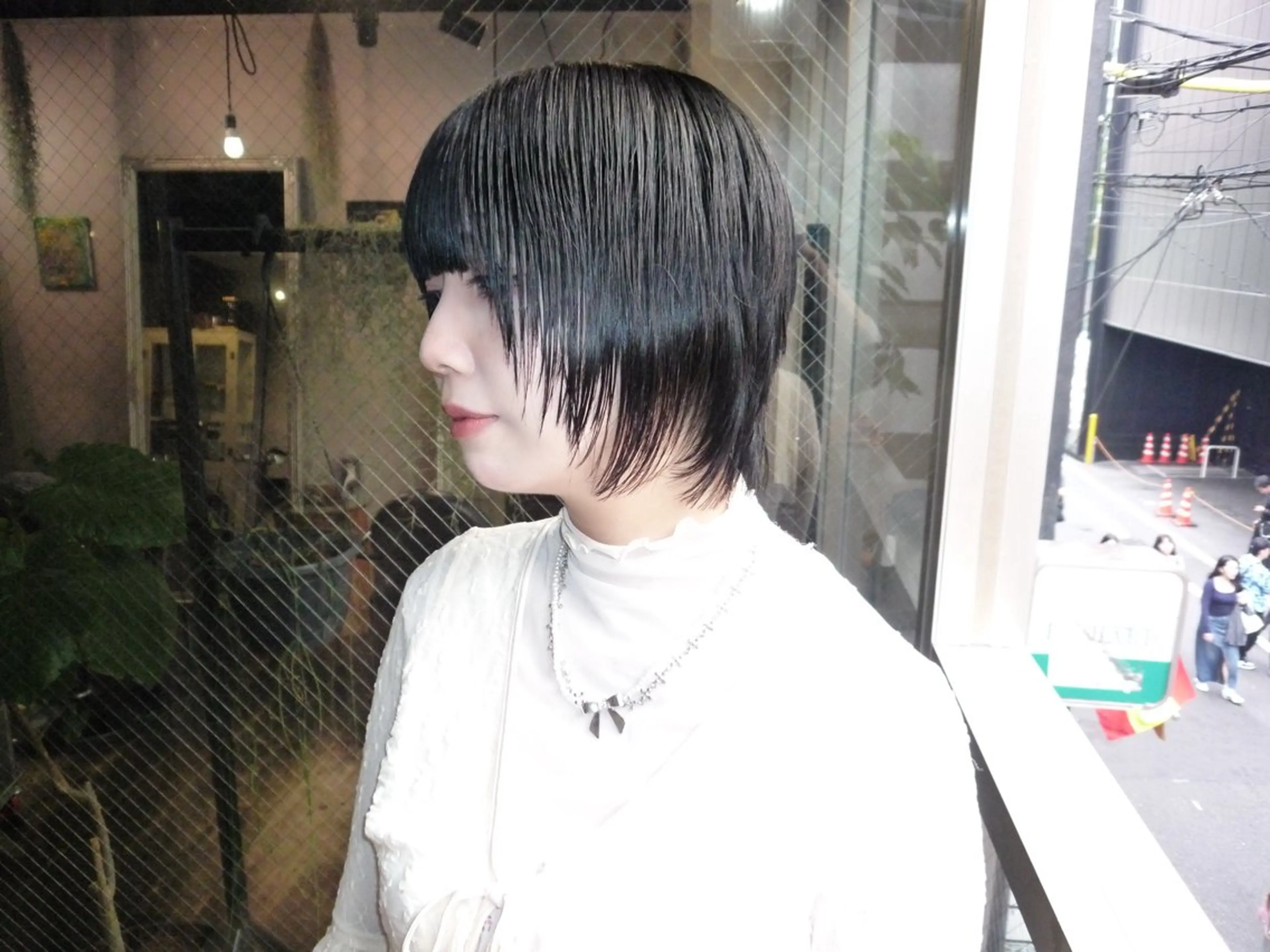 ショート レイヤーカット 心斎橋/ハイトーン/ レイヤーカットのヘアスタイル