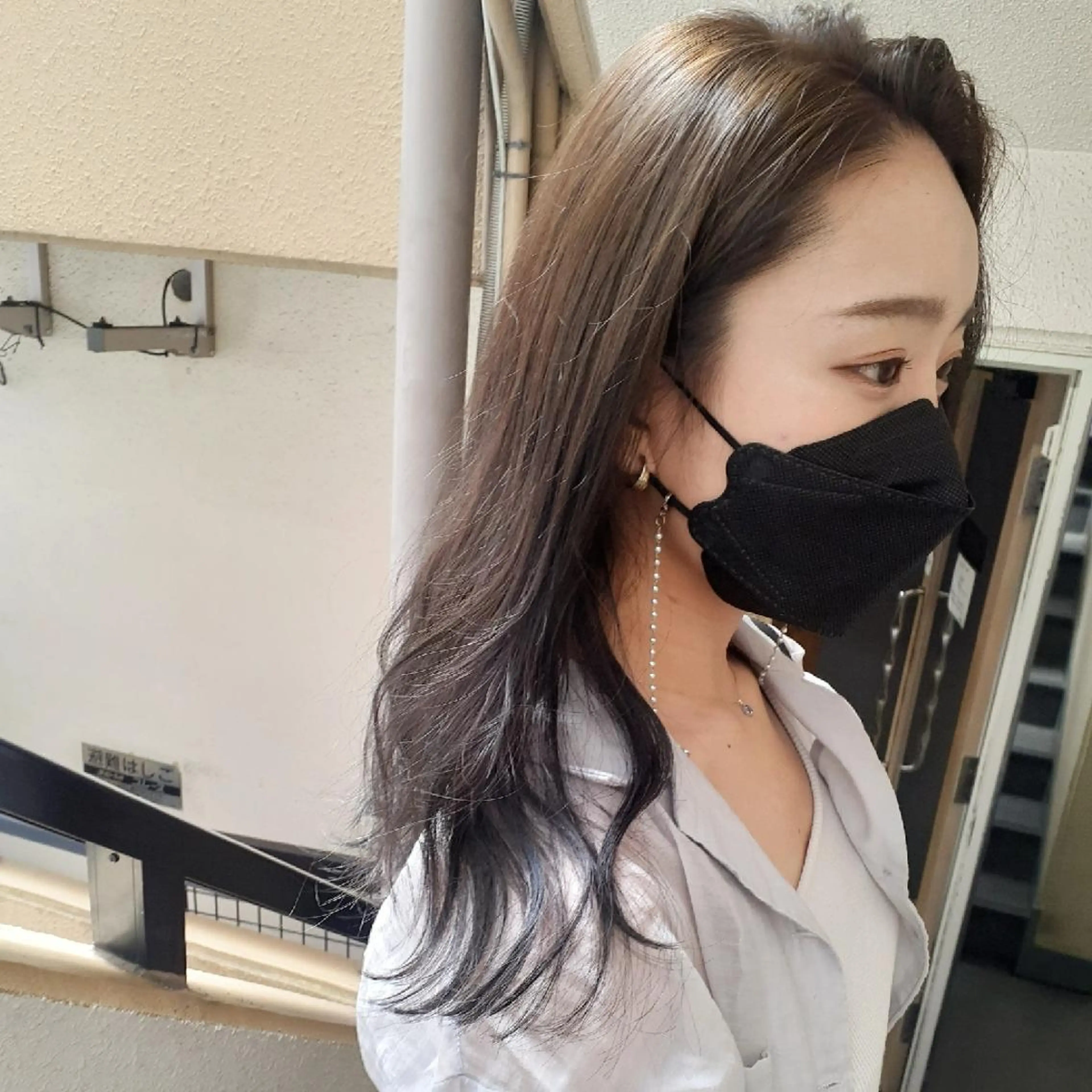 セミロング カラー アッシュ グレージュ ネイビーカラー かきあげバング カット ヘアカラー トリートメント 🔳髪質改善🔳 岡本陽のヘアスタイル